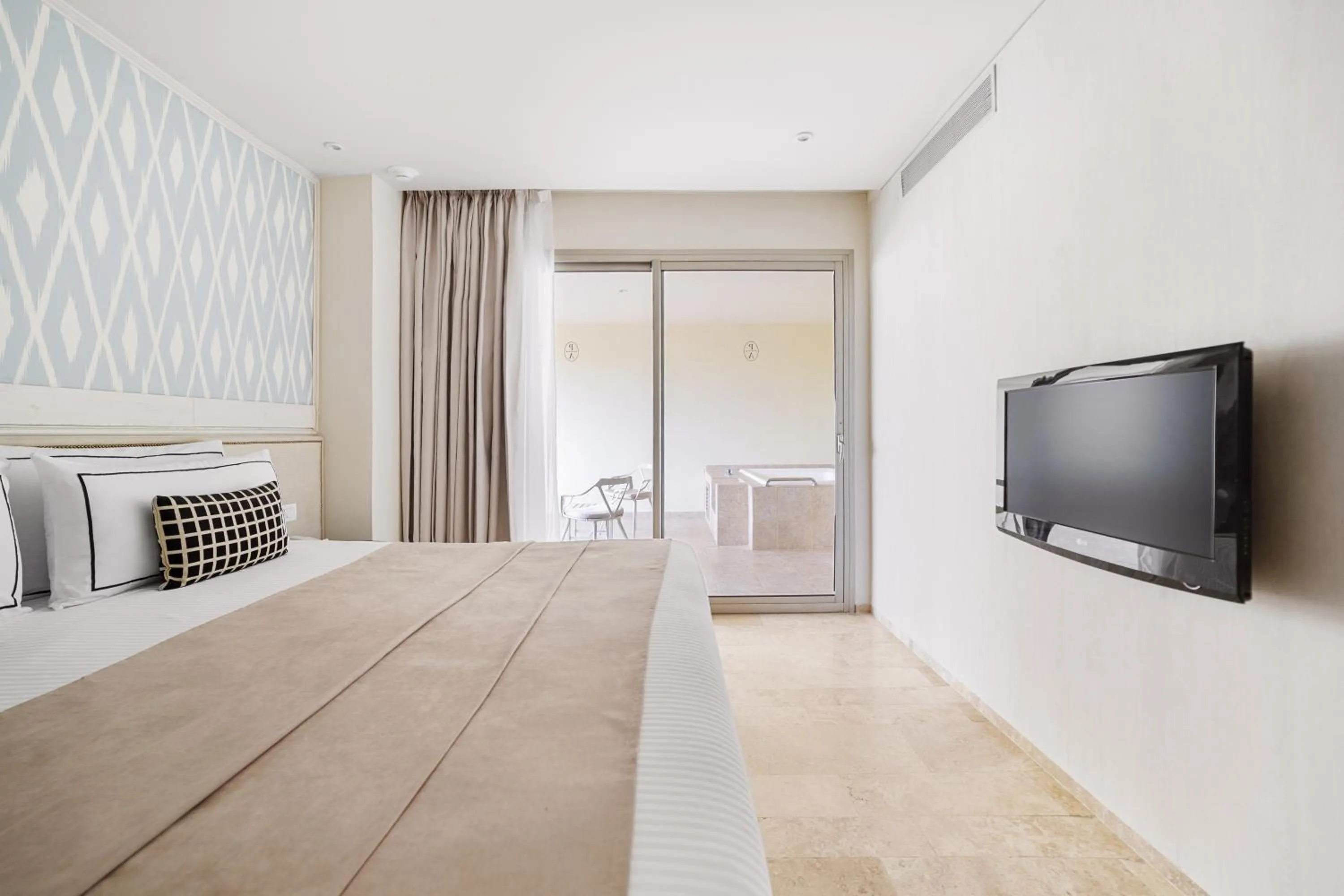 Bedroom, Bed in Privilege Aluxes Adults Only