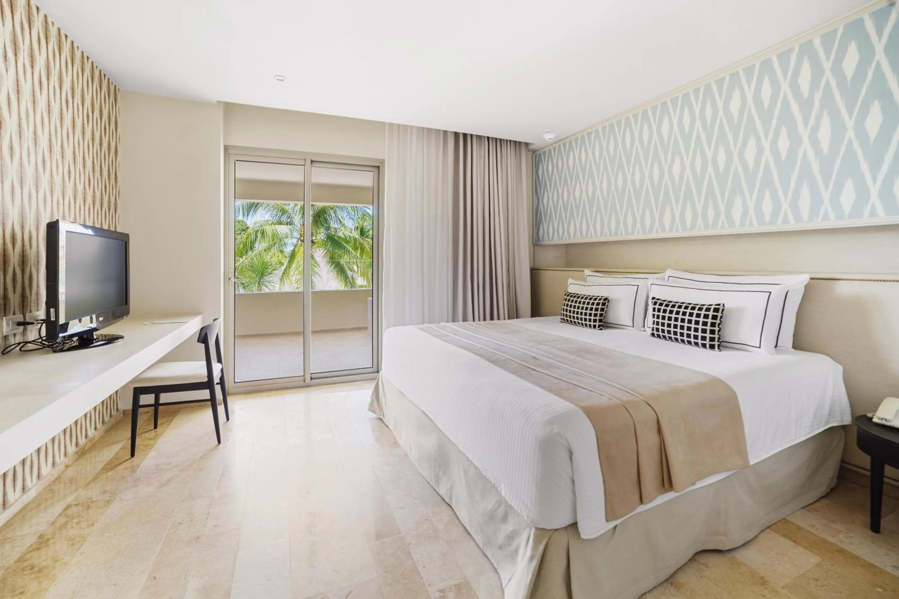 Bedroom, Bed in Privilege Aluxes Adults Only