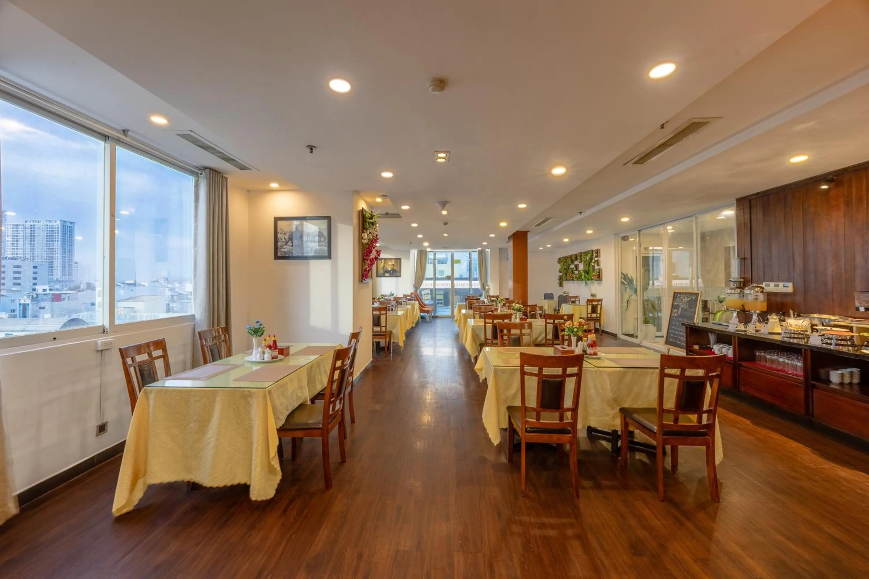 Restaurant/places to eat in A25 Hotel - 29 Lê Thị Hồng Gấm
