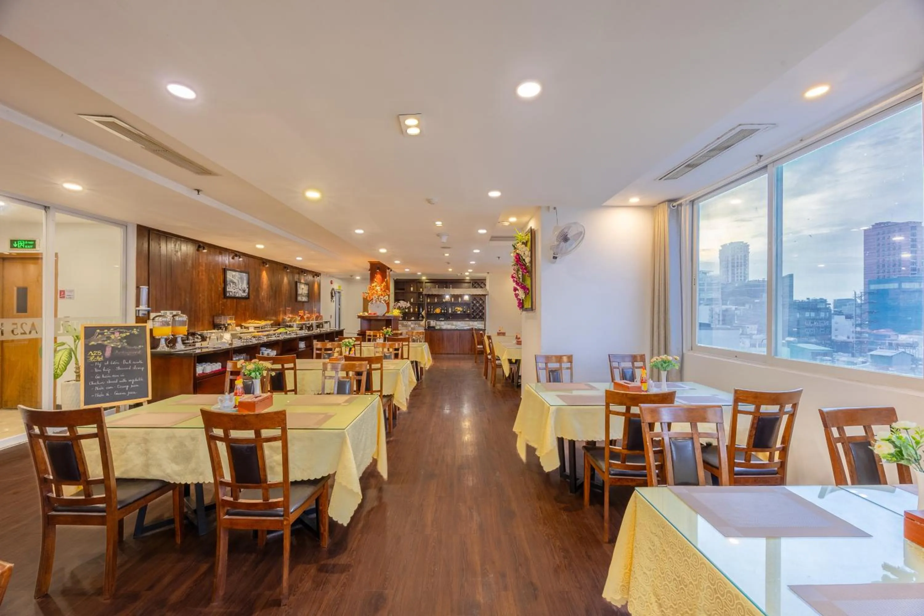 Restaurant/places to eat in A25 Hotel - 29 Lê Thị Hồng Gấm