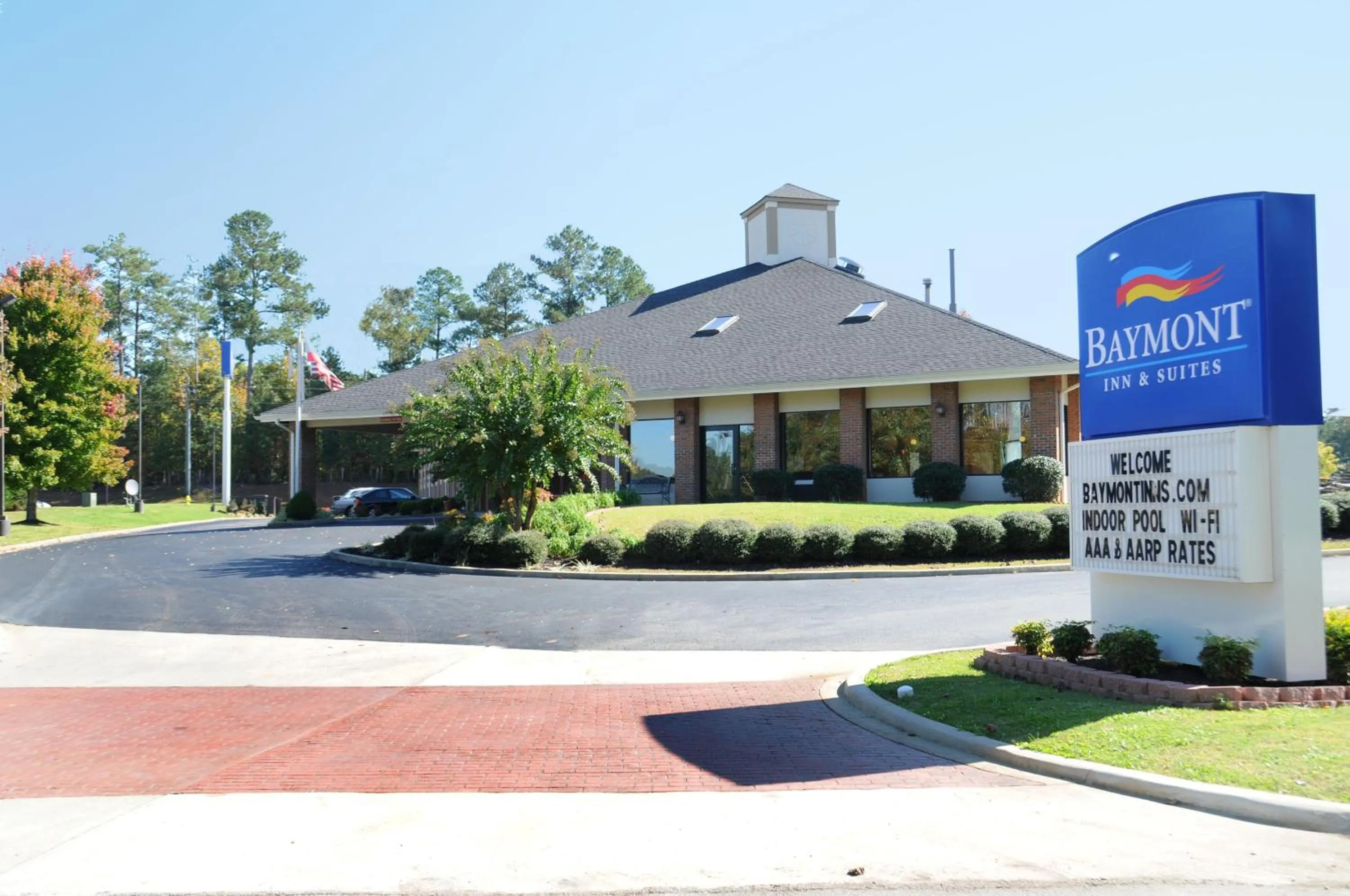 Property building in Baymont by Wyndham LaGrange