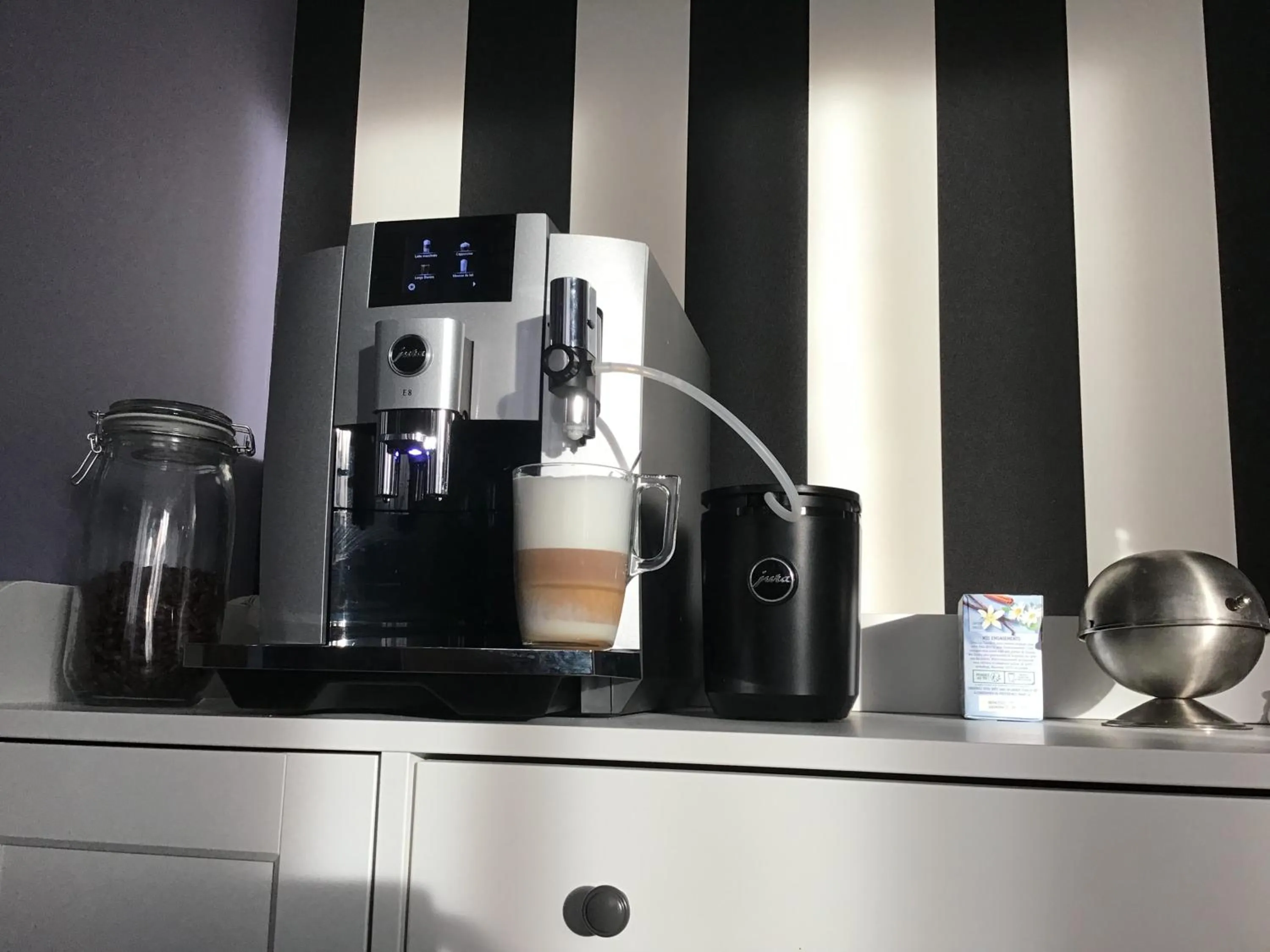 Coffee/tea facilities in Domaine des Trois Sorciers