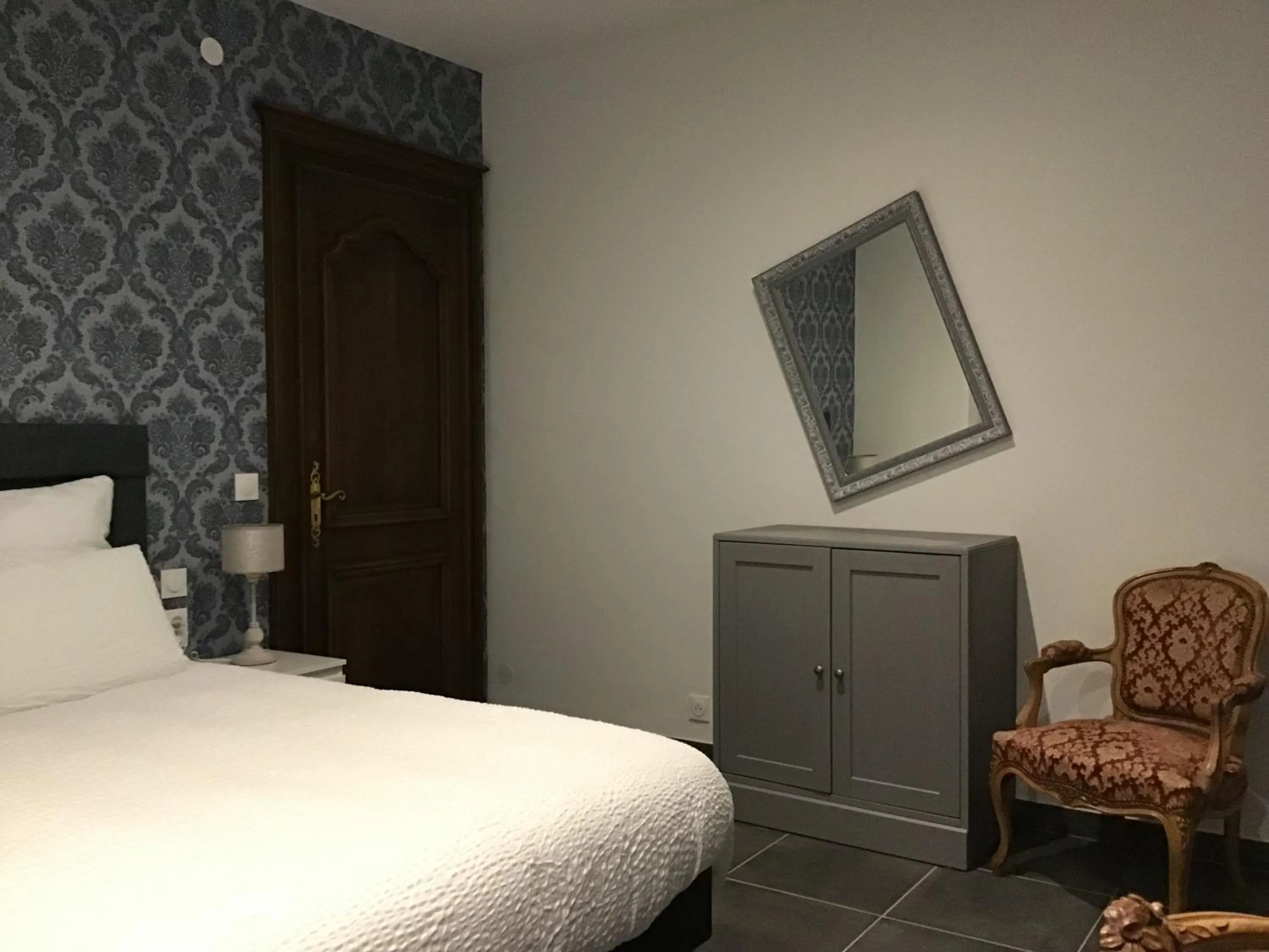 Coffee/tea facilities, Bed in Domaine des Trois Sorciers