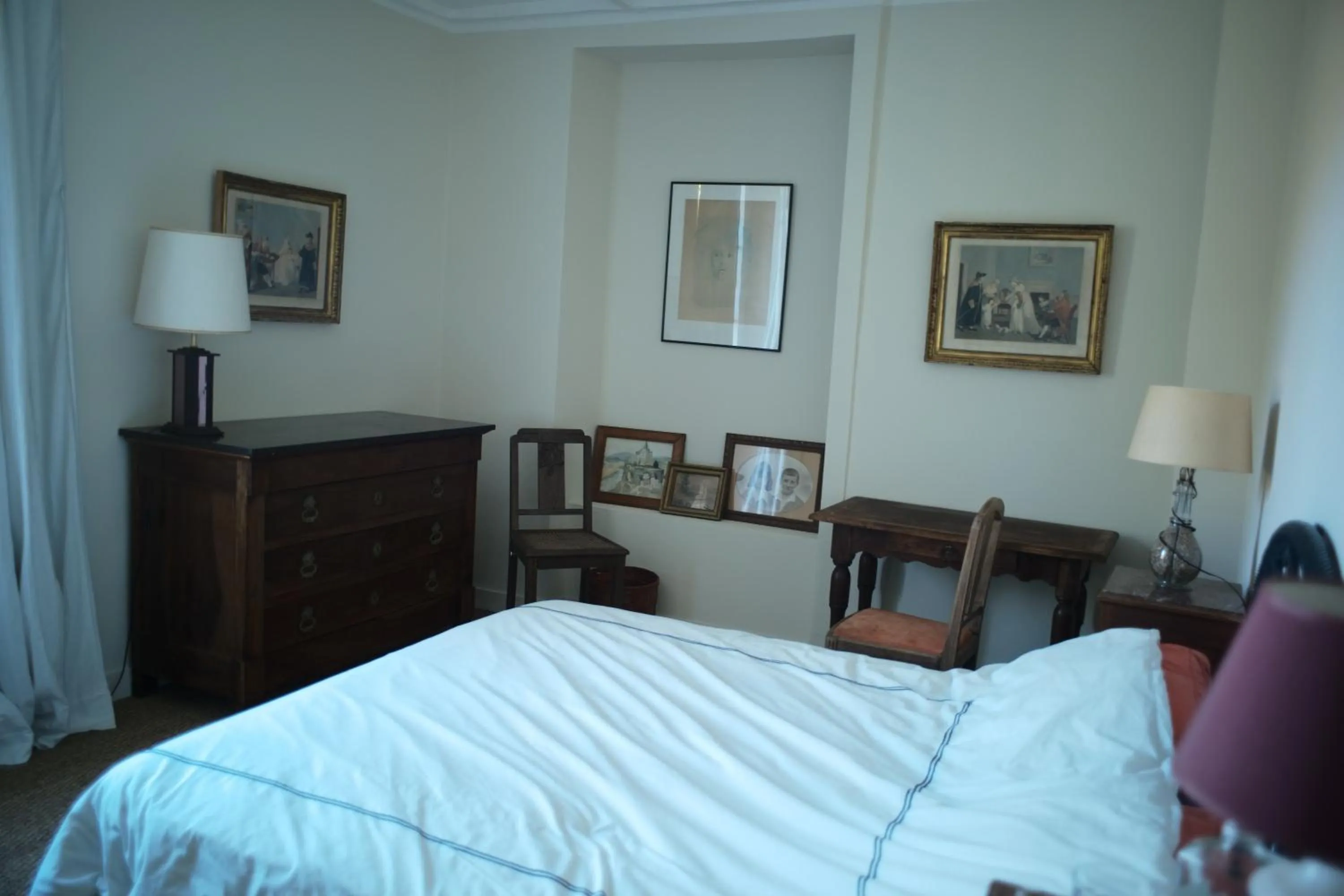 Bedroom, Bed in Grand-Varennes