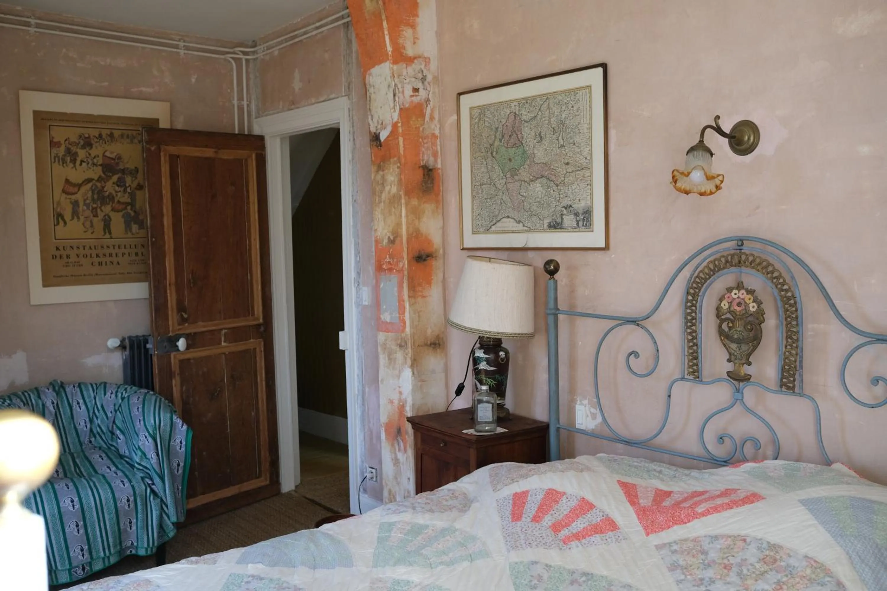 Bedroom, Bed in Grand-Varennes