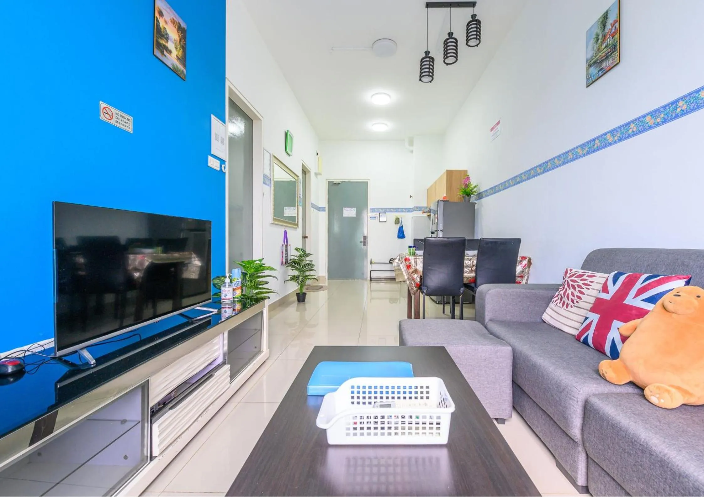 Communal lounge/ TV room in Cozy Park View Stay Above DPulze Mall #DP1