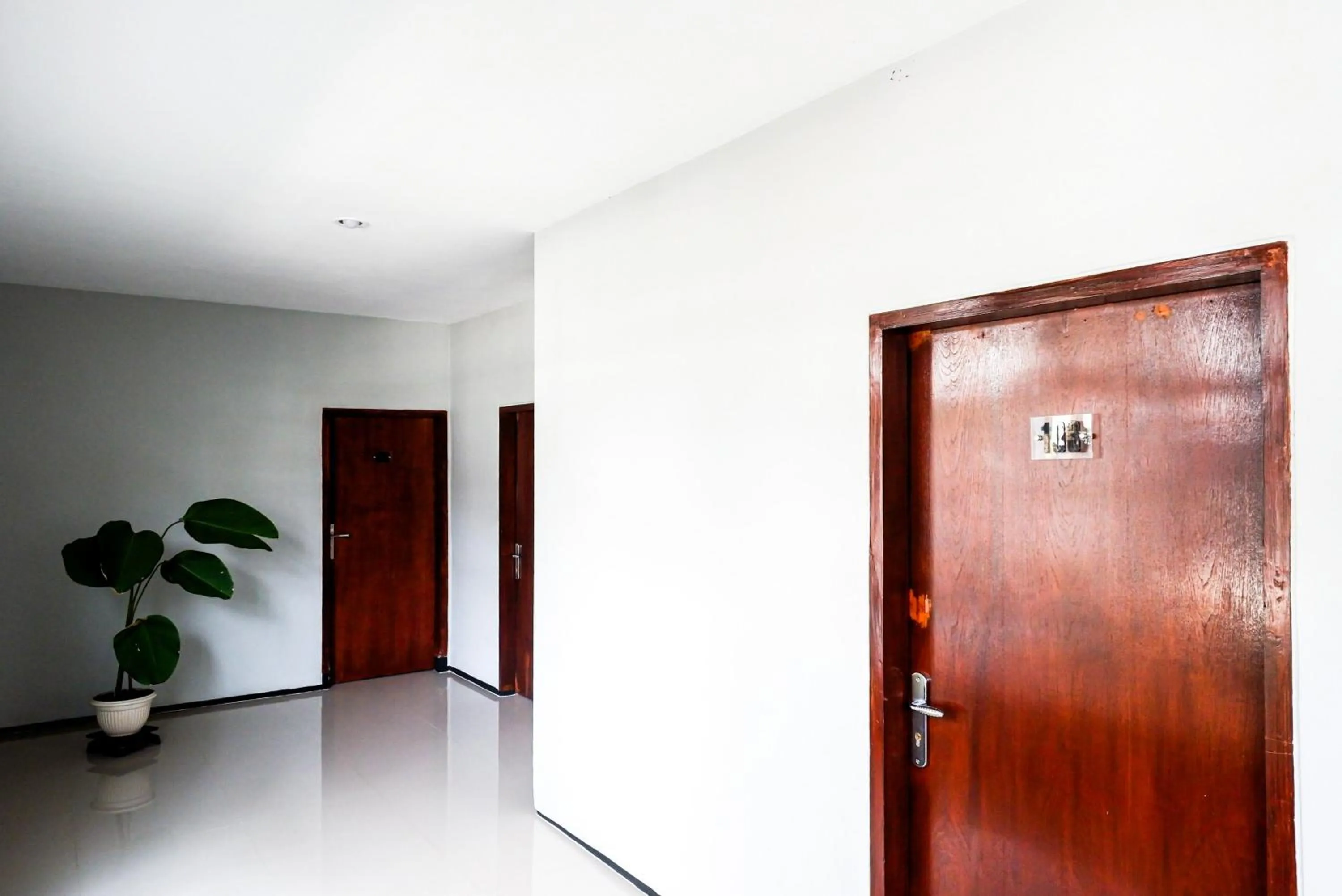 Property building in RedDoorz Plus @ Kalpataru