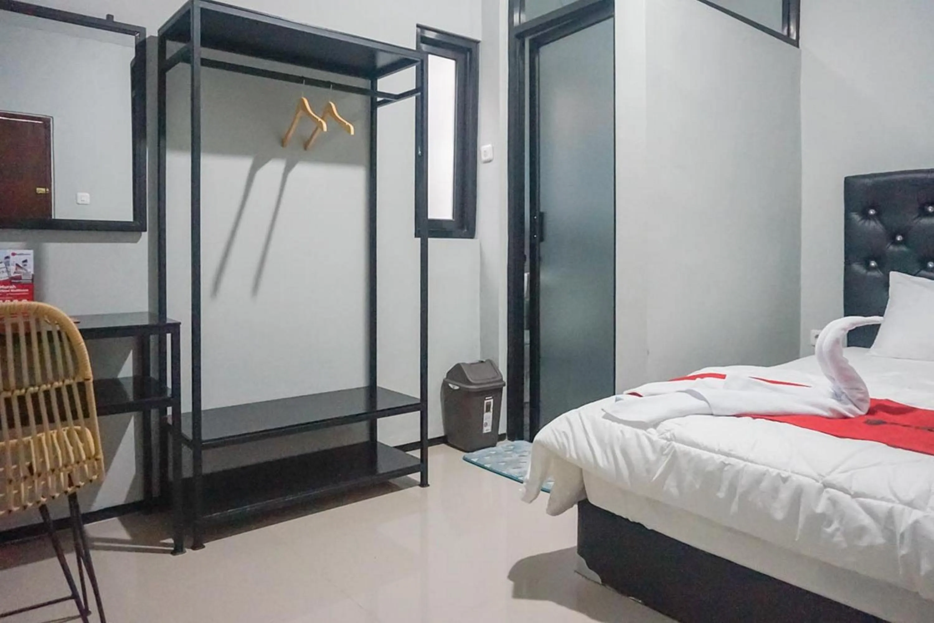 Bed in RedDoorz Plus @ Kalpataru