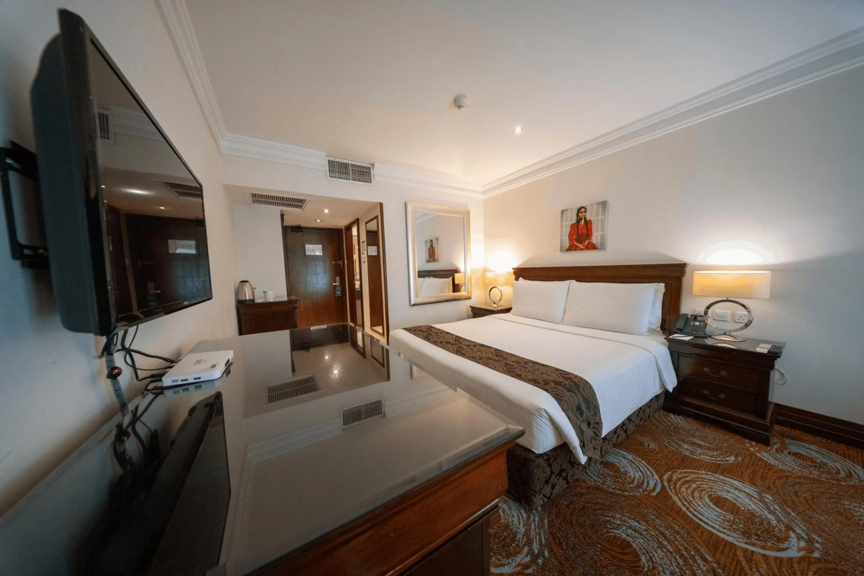 Bedroom, Bed in Montrose - A Mayfair Collection Hotel