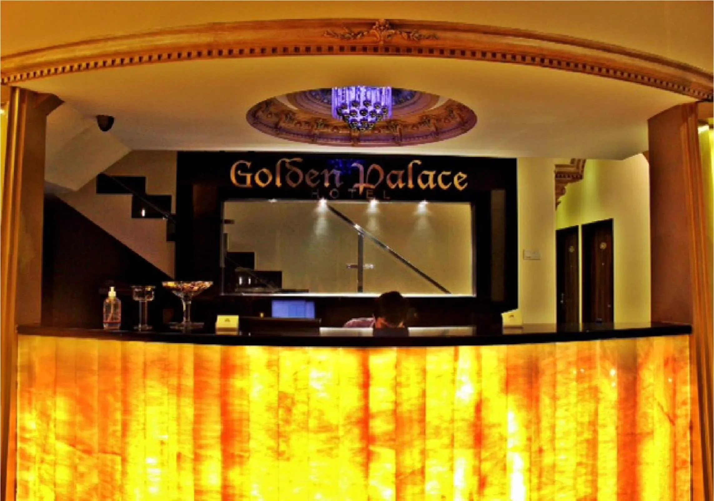 Lobby or reception in GOLDEN PALACE
