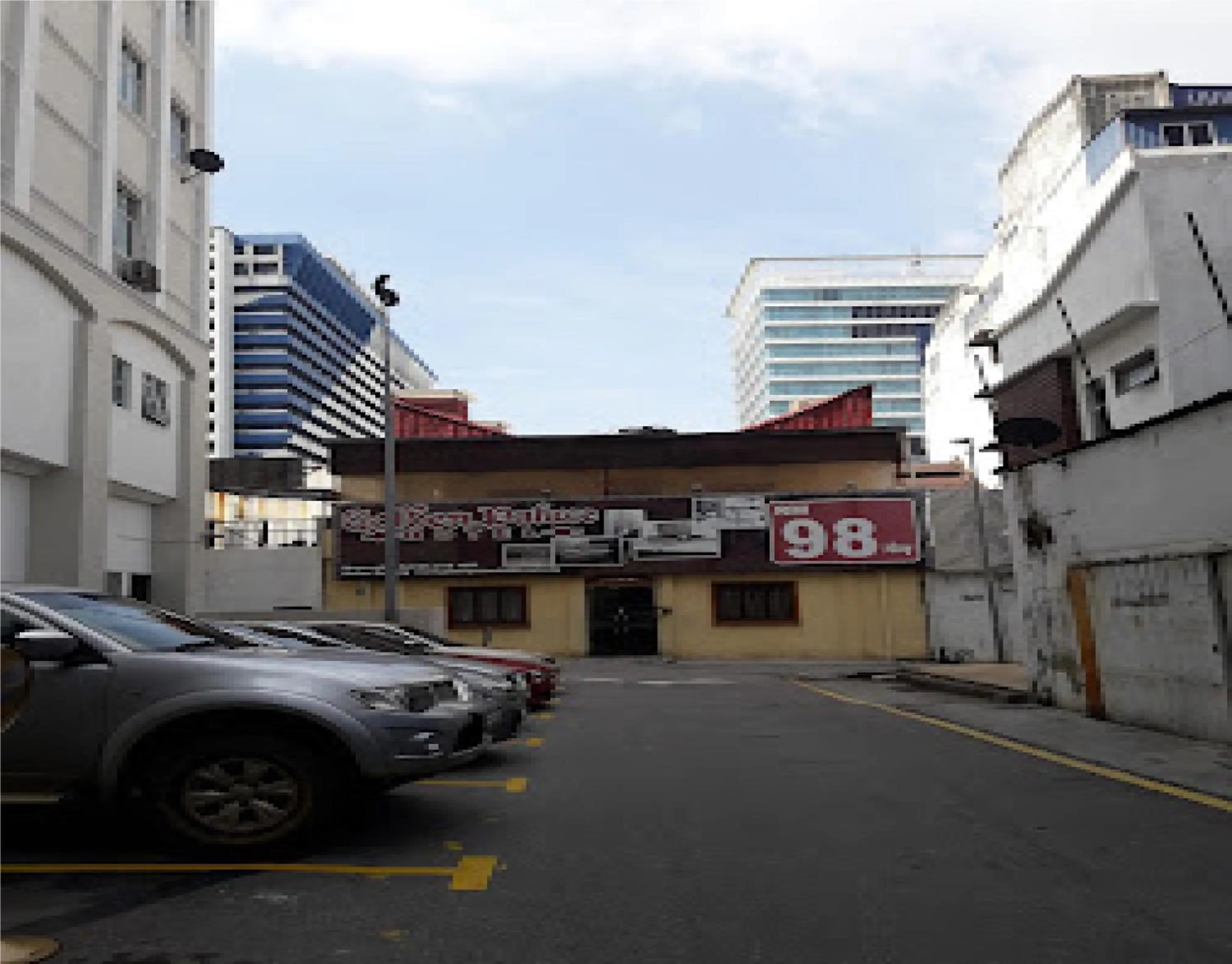 Quiet street view in GOLDEN PALACE