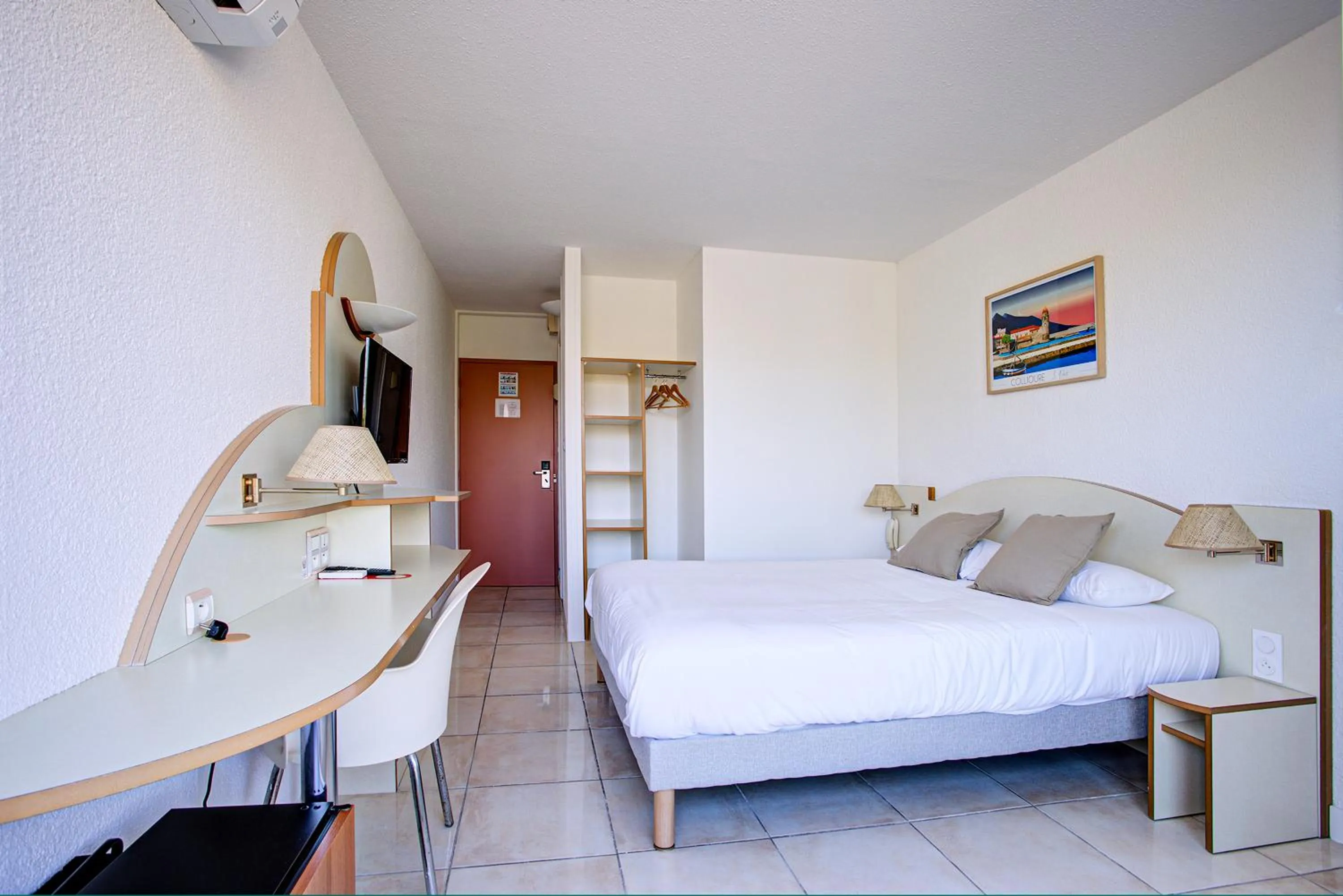 Photo of the whole room, Bed in Hotel Centre Plage