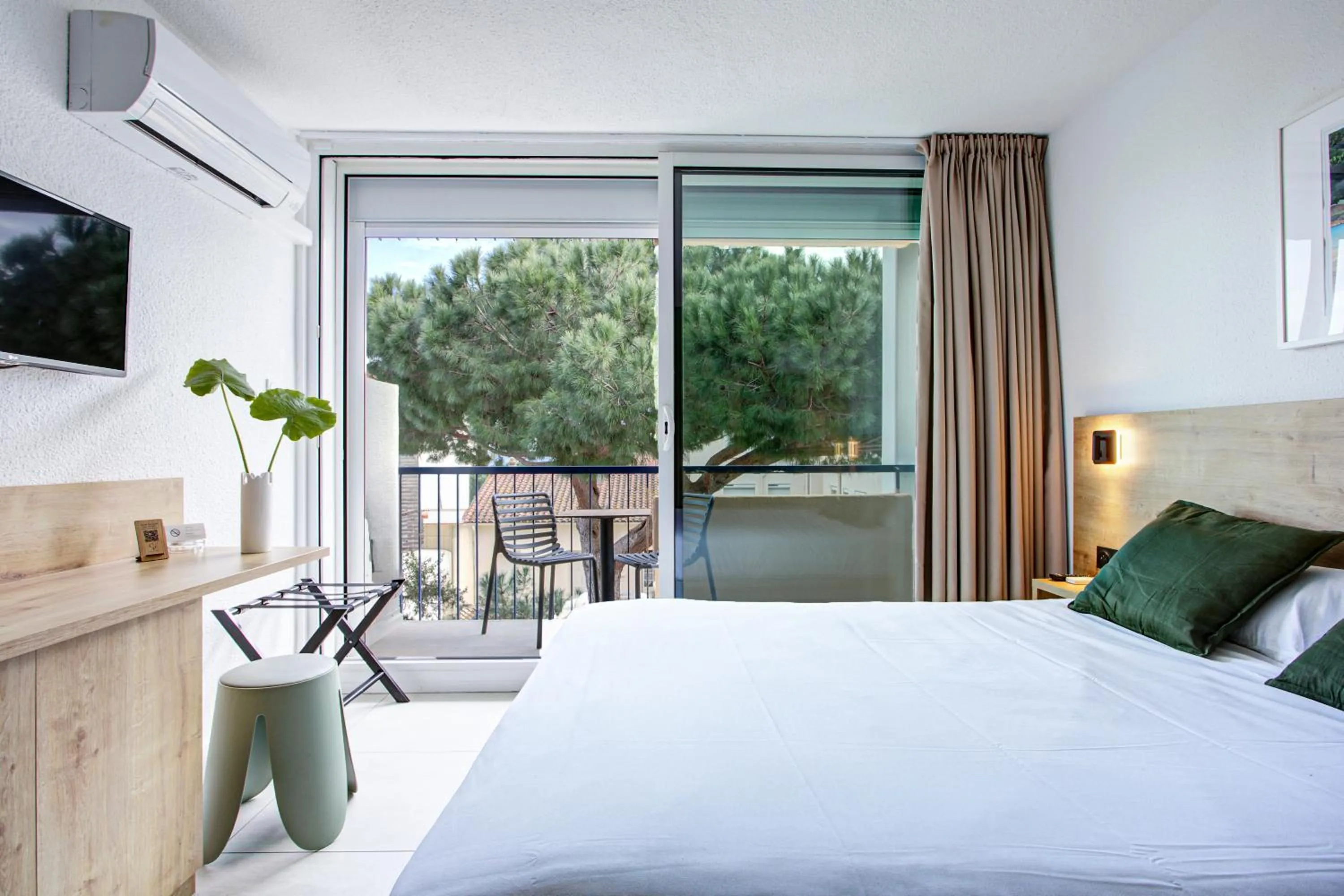 Bed in Hotel Centre Plage