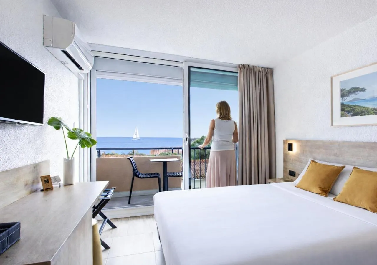 Bed in Hotel Centre Plage