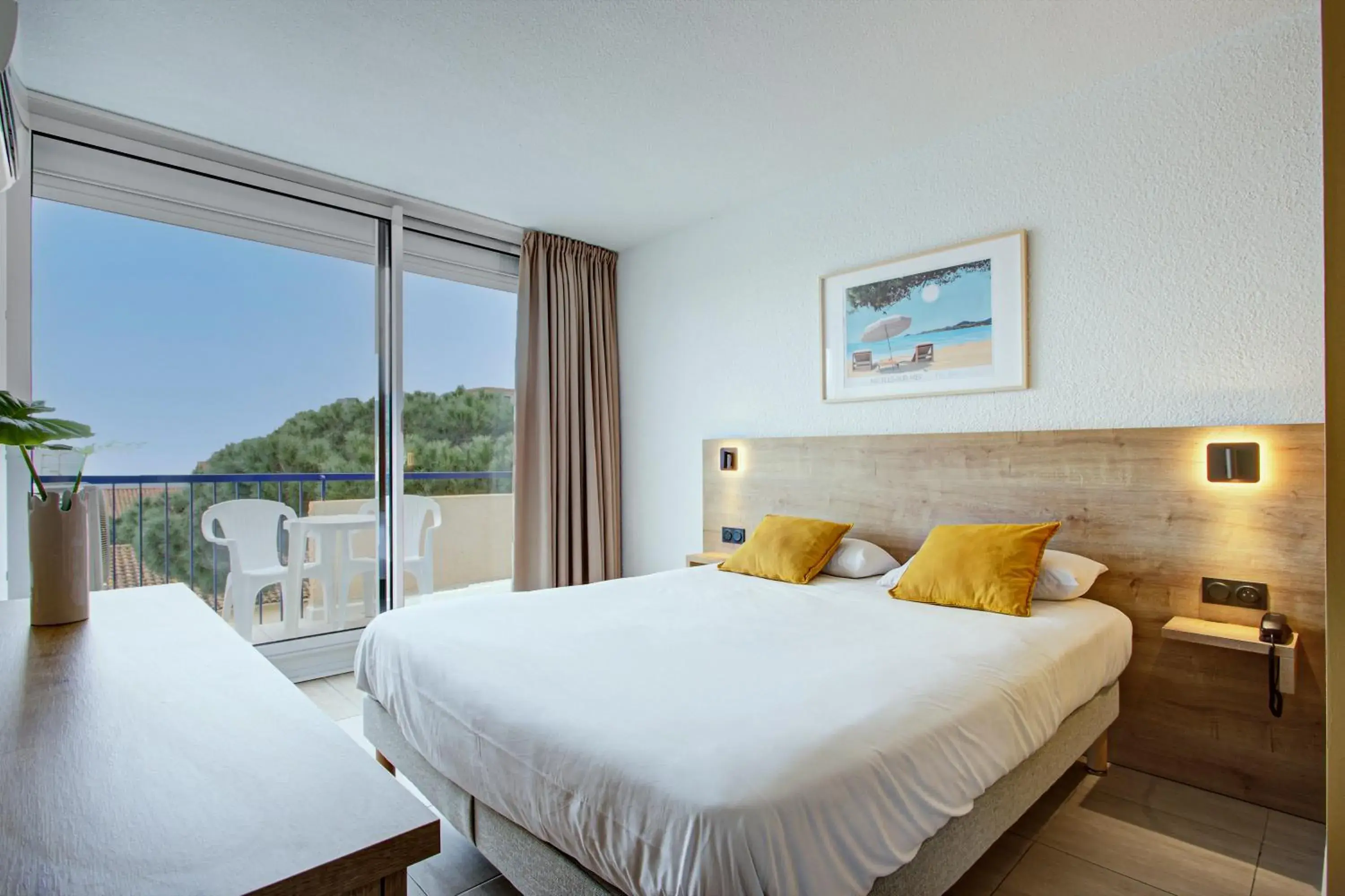 Superior Double Room with Sea View in Hotel Centre Plage Superior Double Room with Sea View in Hotel Centre Plage