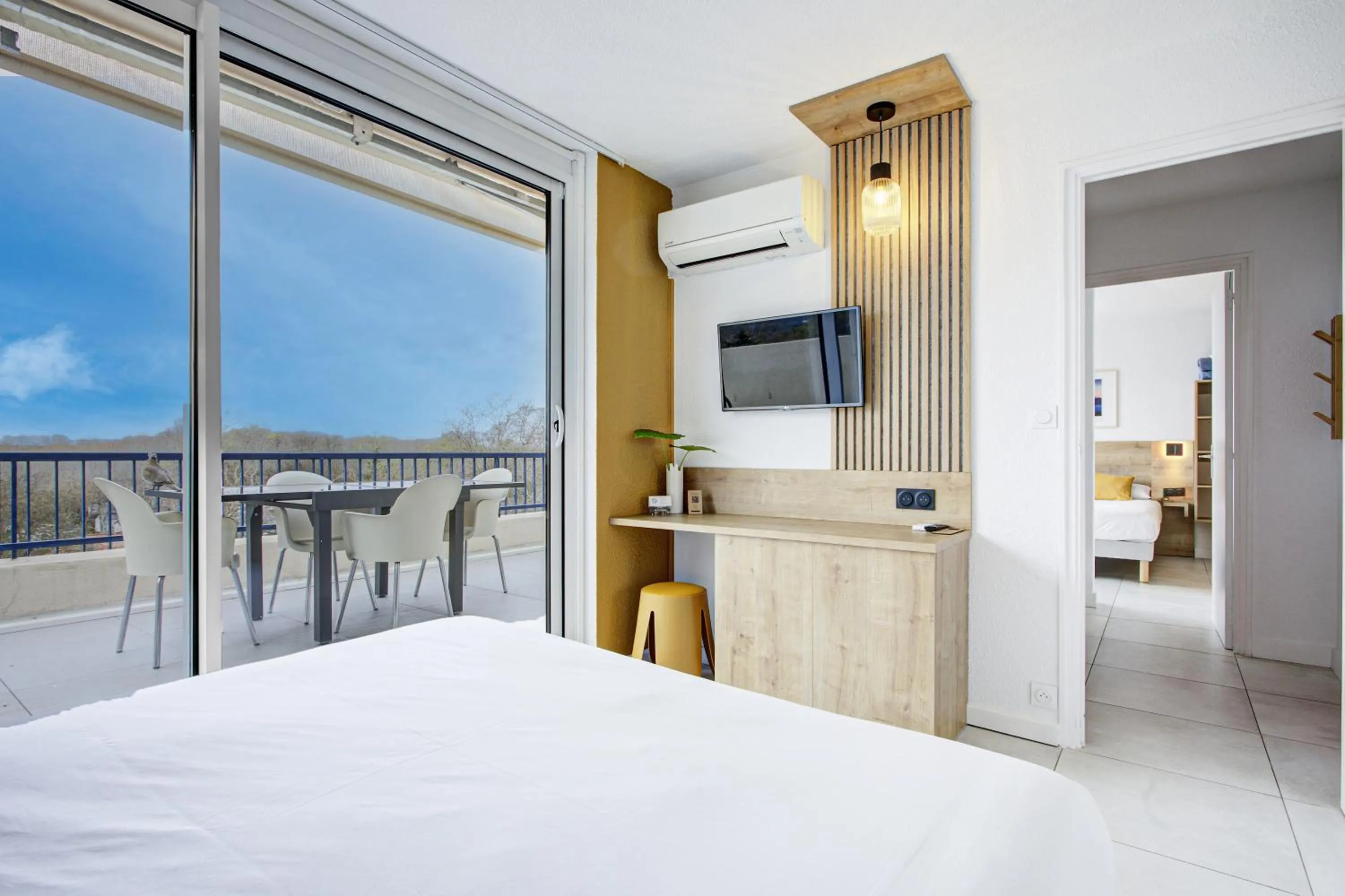 Bed in Hotel Centre Plage