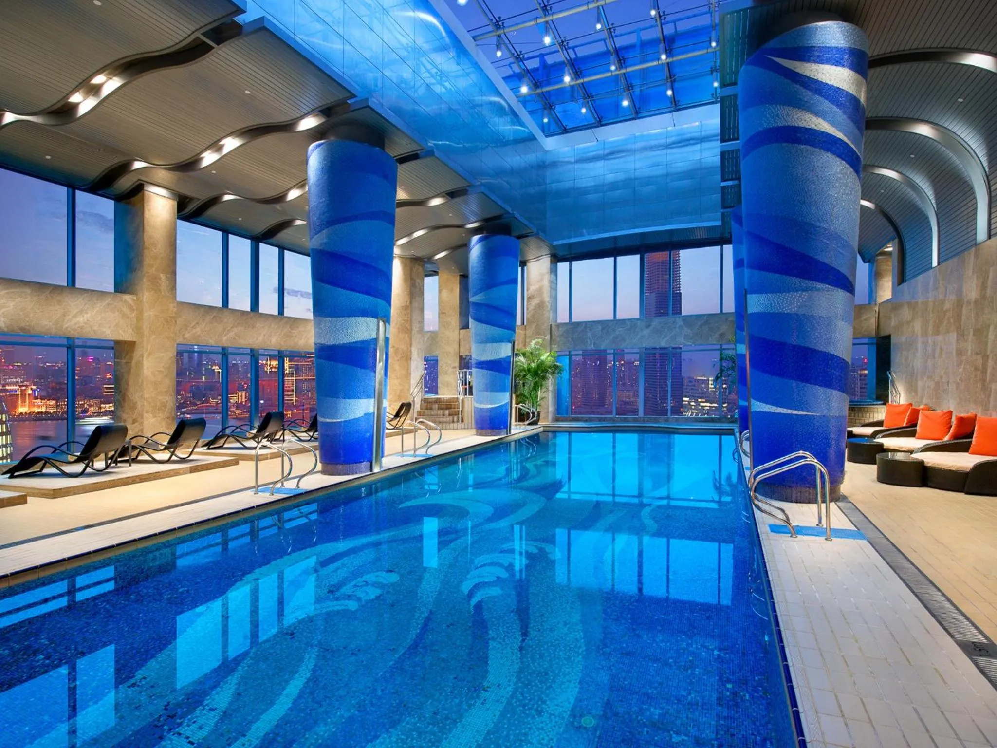 Swimming Pool in Grand Kempinski Hotel Shanghai