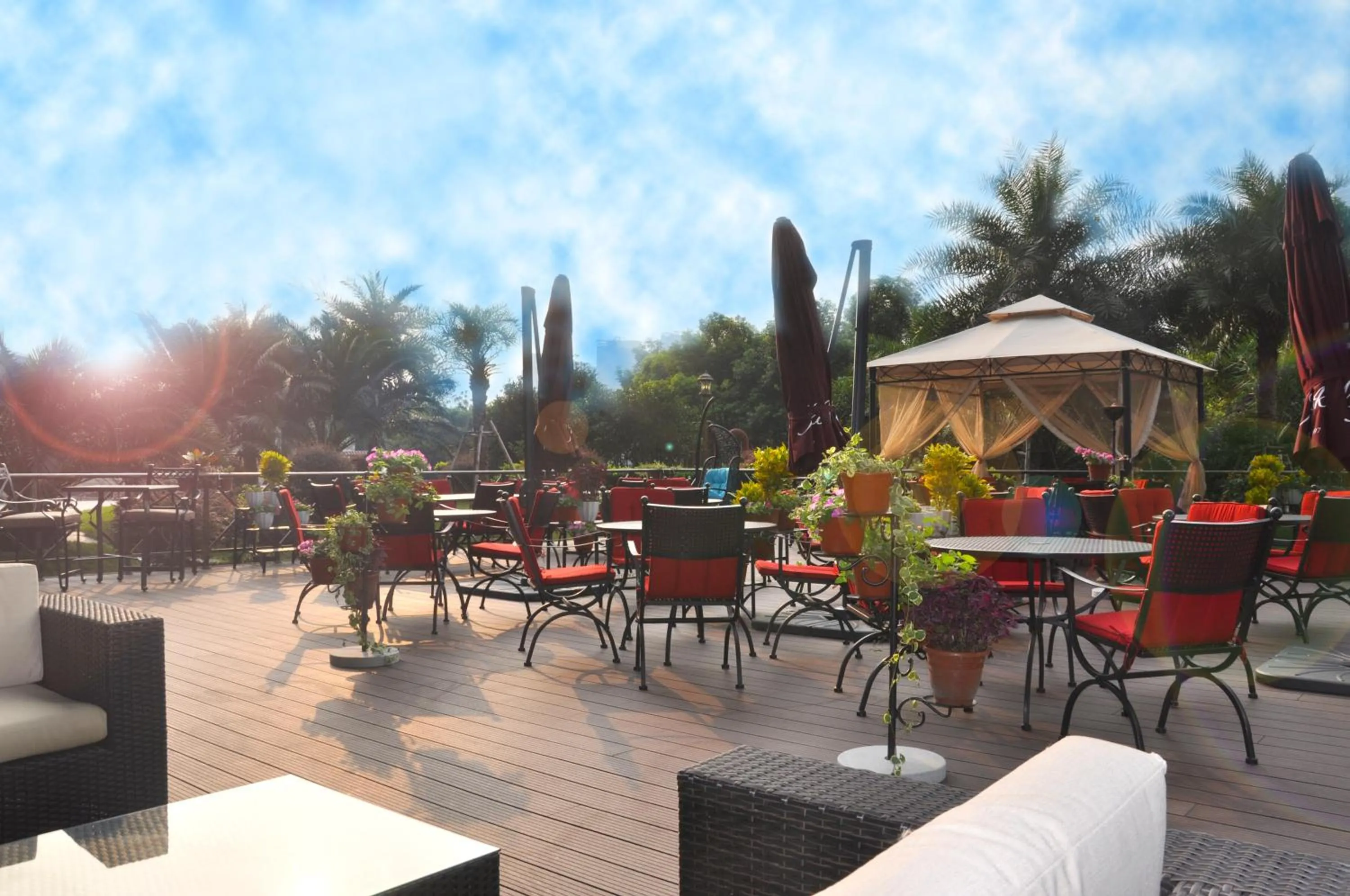 Balcony/Terrace, Restaurant/Places to Eat in Grand Kempinski Hotel Shanghai