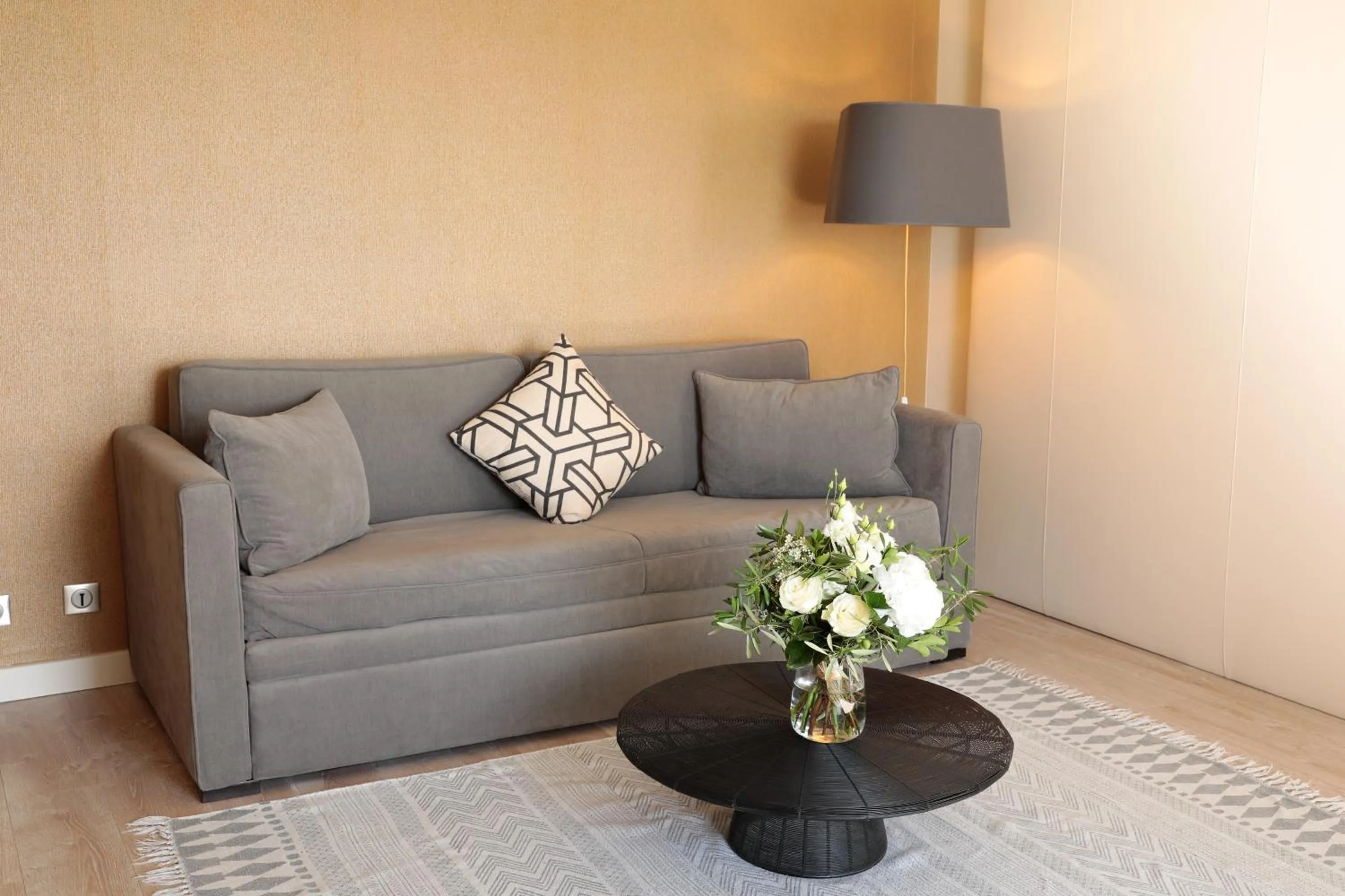 Seating area in Hôtel Les Corallines - Thalasso & Resort