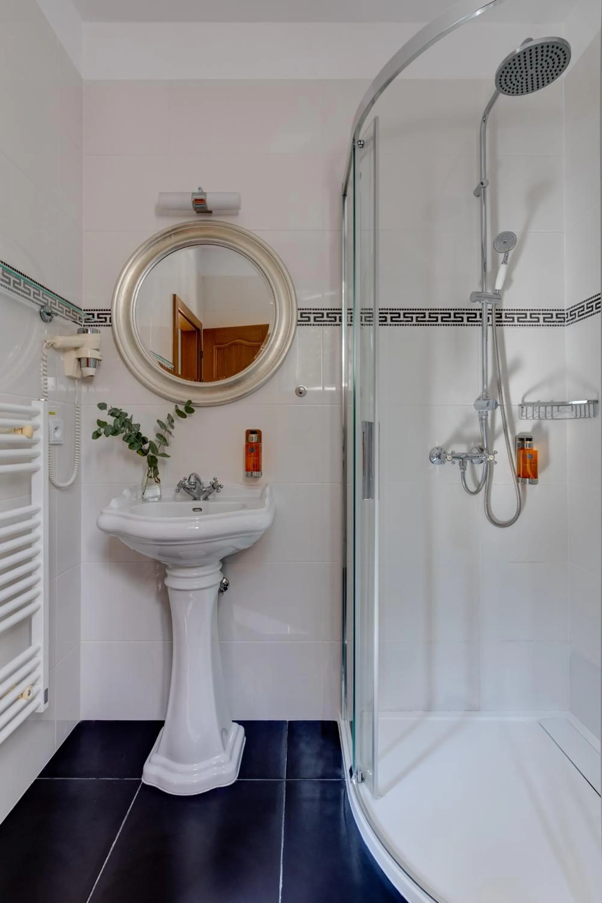 Bathroom in Hotel Golfi