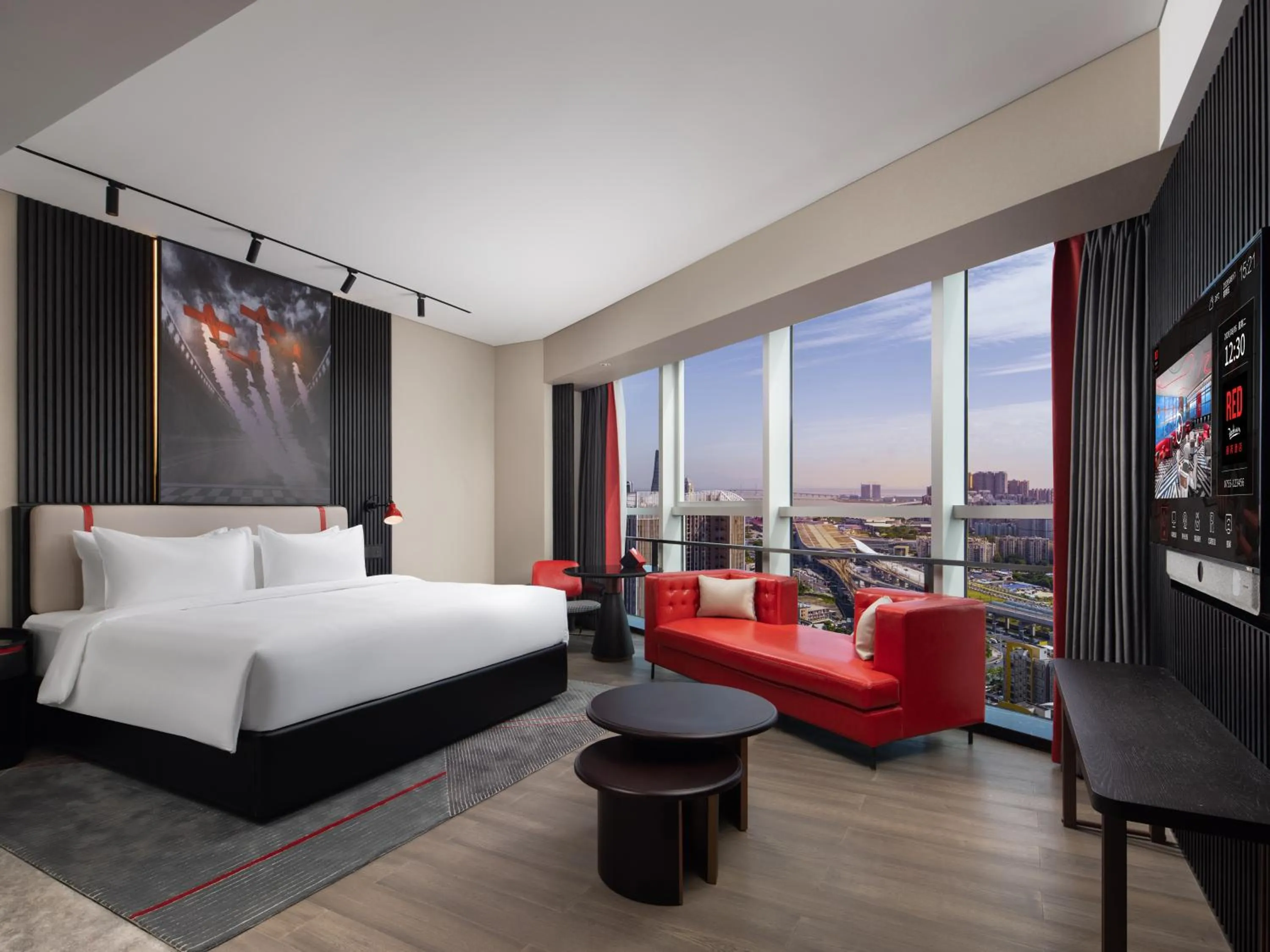 Bed in Radisson RED Hotel Zhuhai Gongbei Port