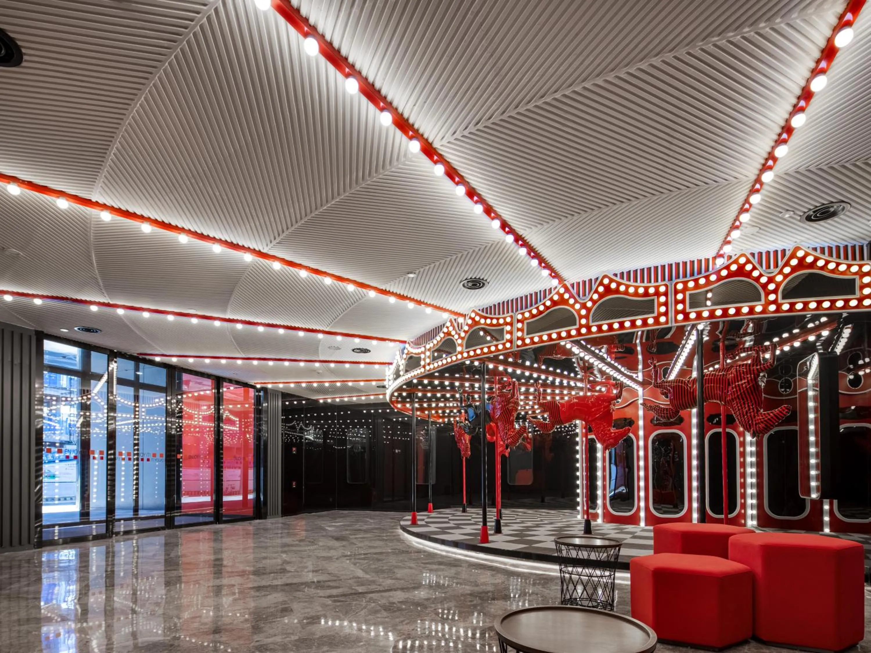 Lobby or reception in Radisson RED Hotel Zhuhai Gongbei Port