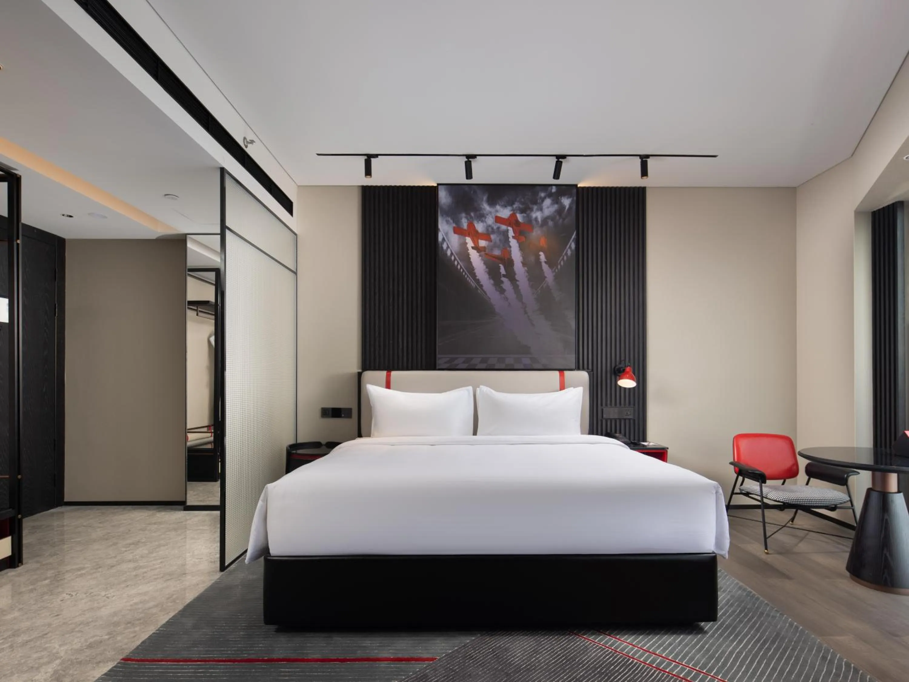 Bed in Radisson RED Hotel Zhuhai Gongbei Port