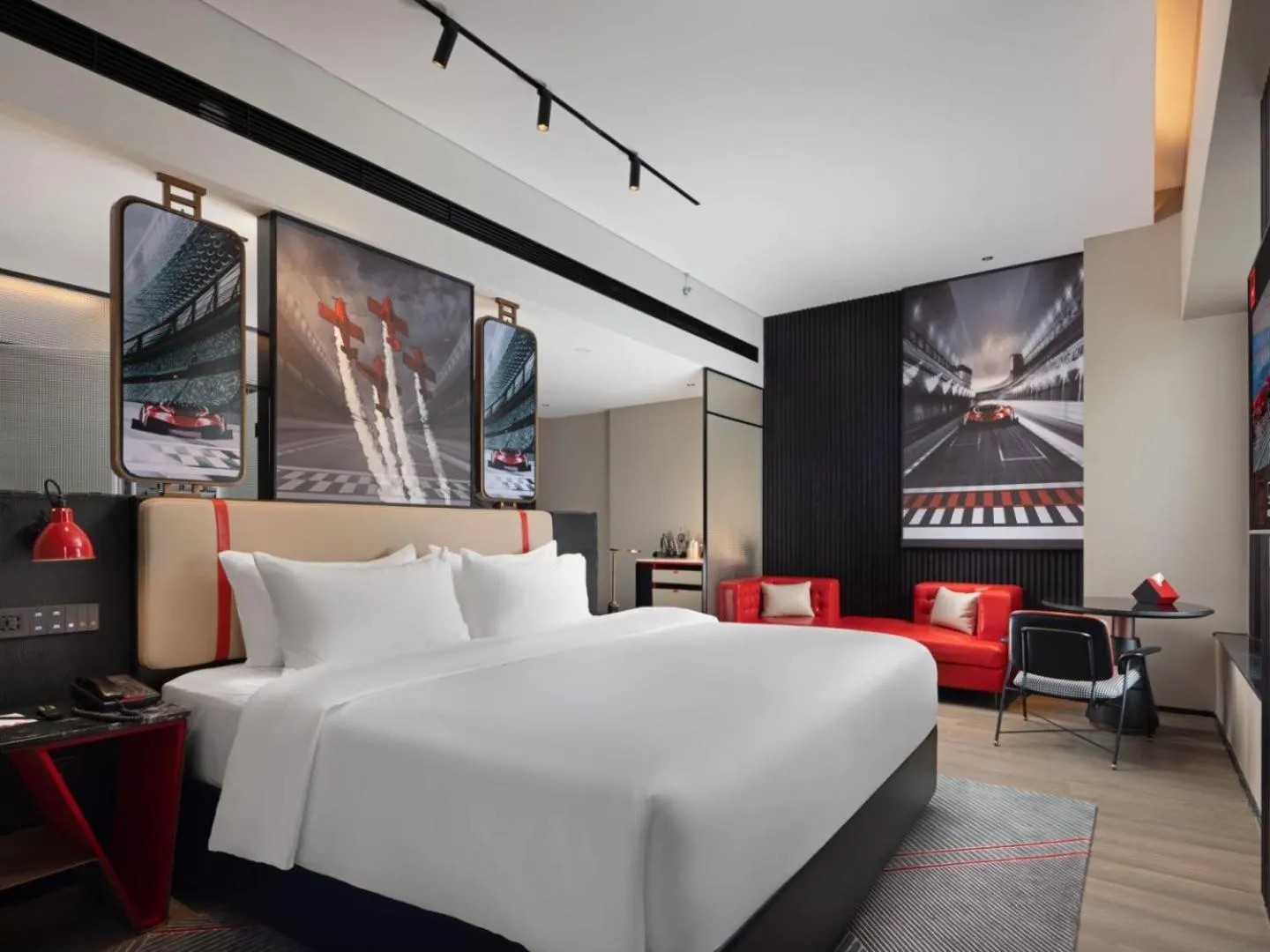 Bed in Radisson RED Hotel Zhuhai Gongbei Port