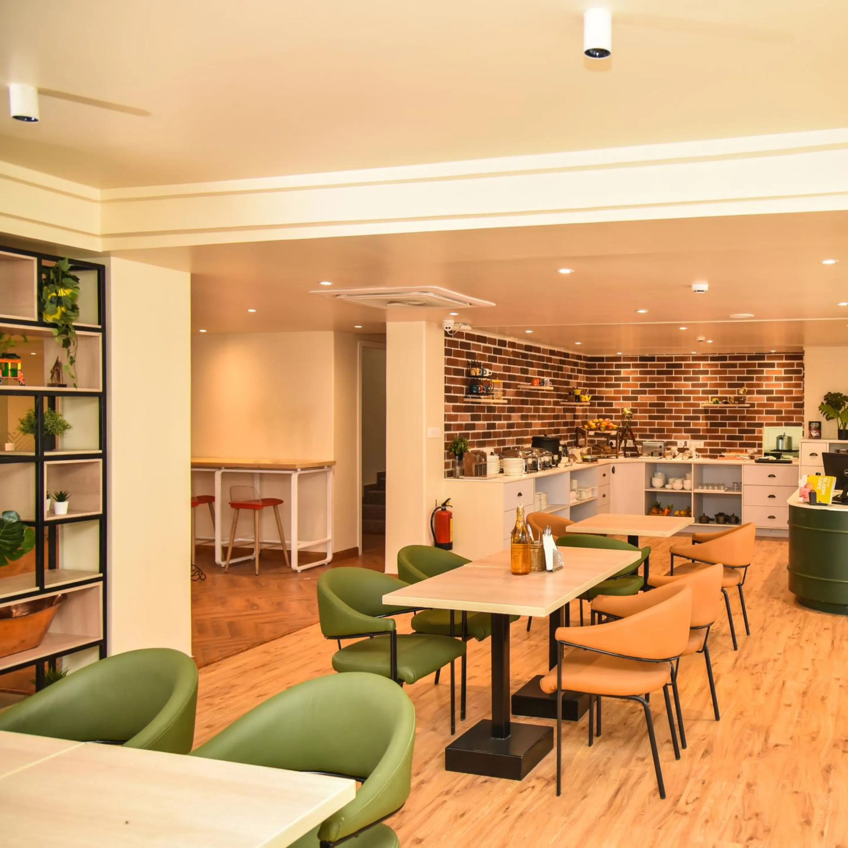 Restaurant/places to eat in Bloom - Golf Course Road