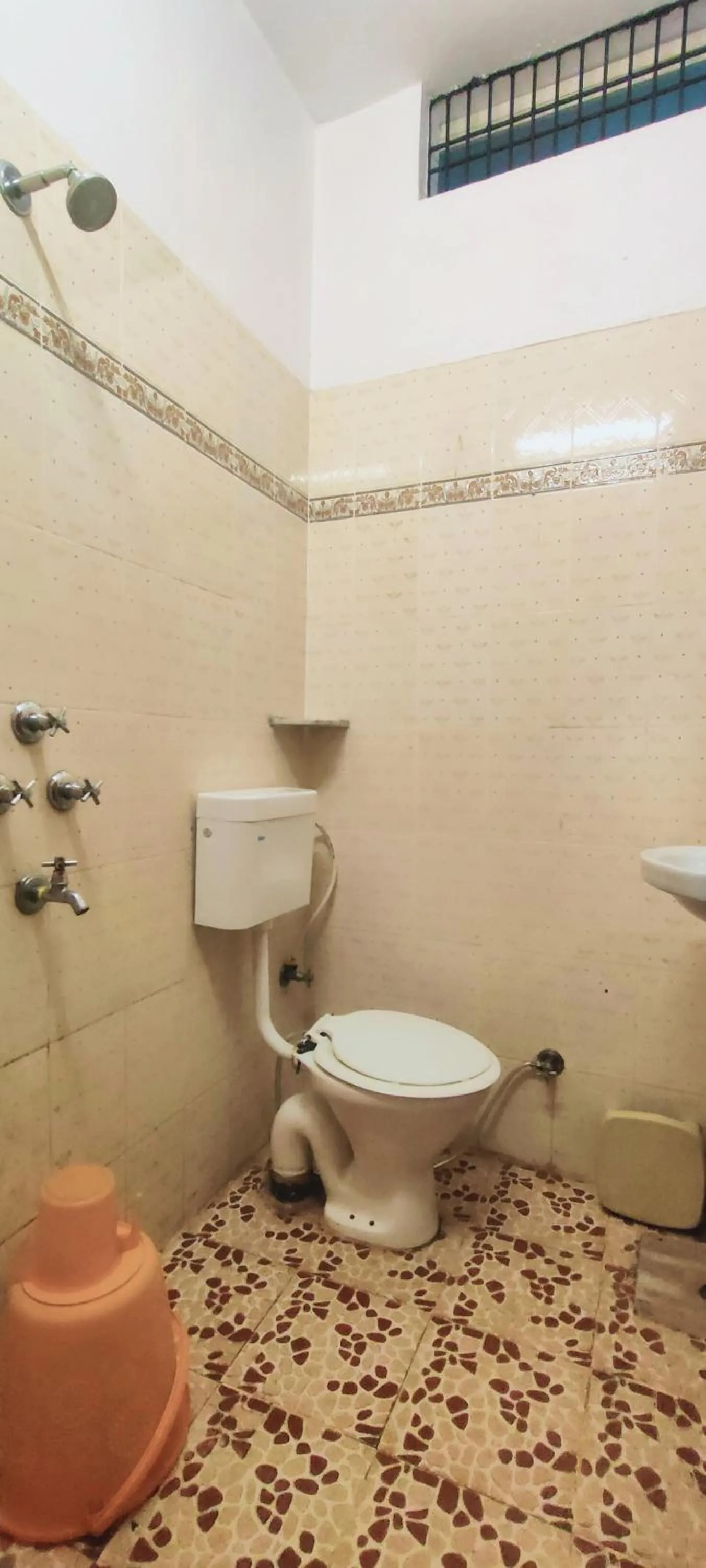 Bathroom in Hotel Shannti Inn