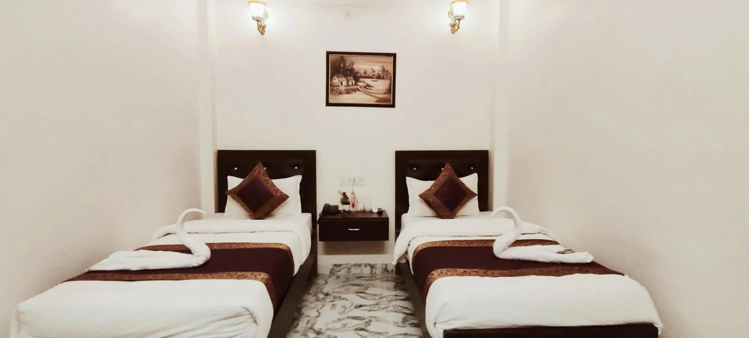 Photo of the whole room, Bed in Hotel Shannti Inn