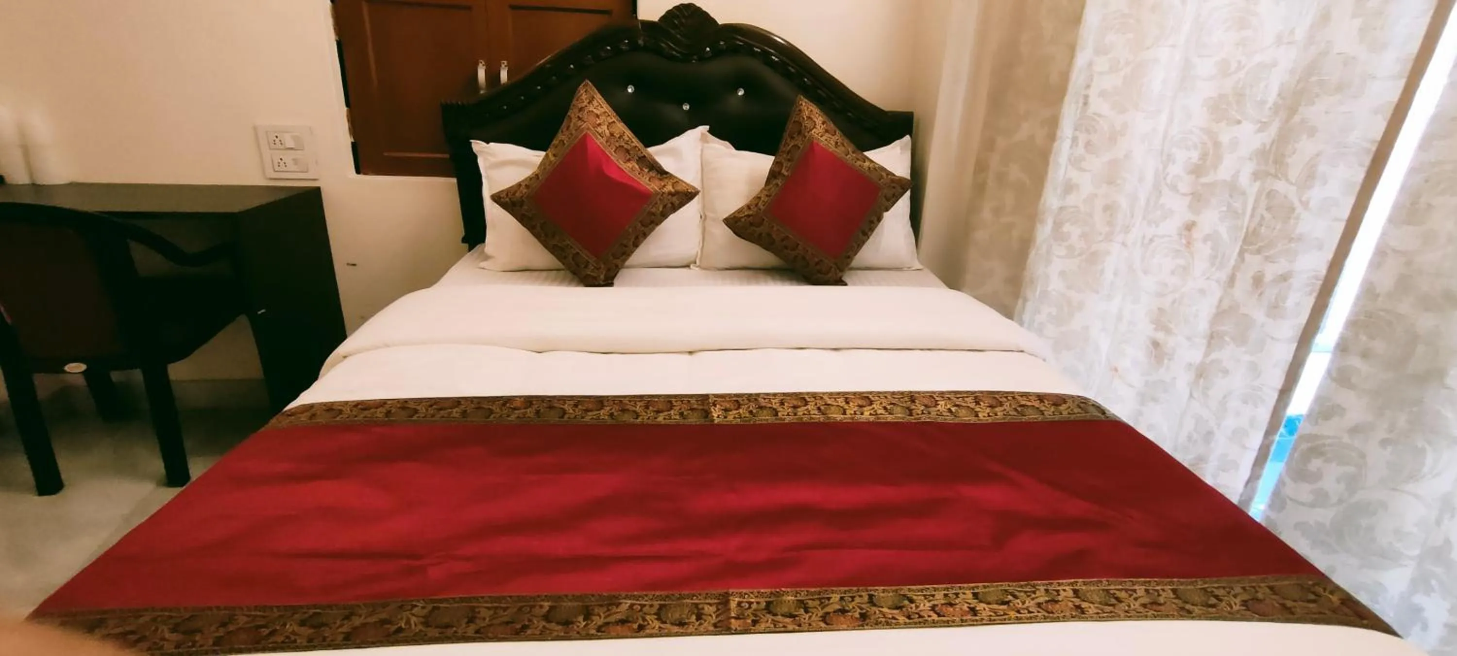 Bedroom, Bed in Hotel Shannti Inn