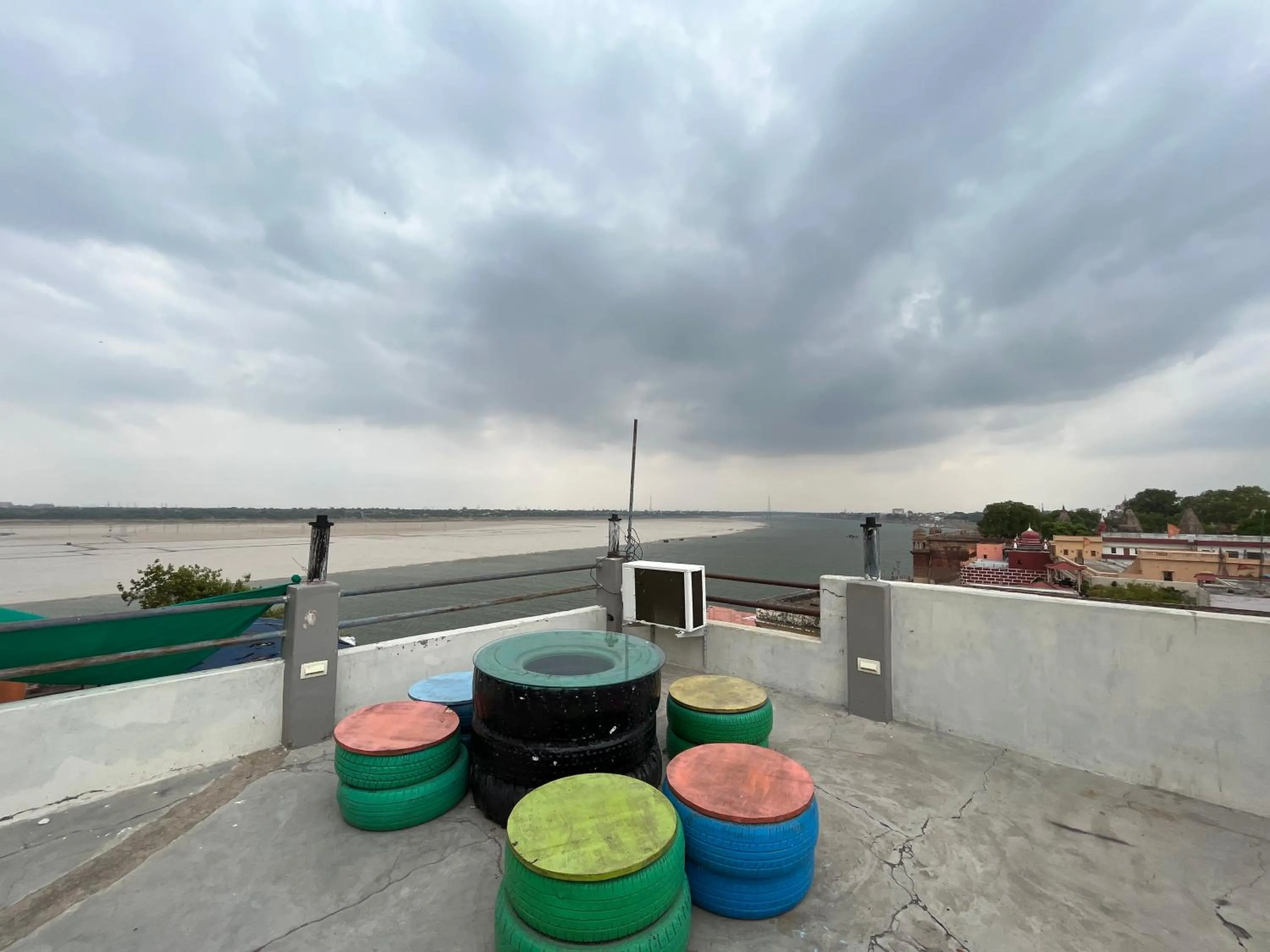 Day in Hotel Shannti Inn