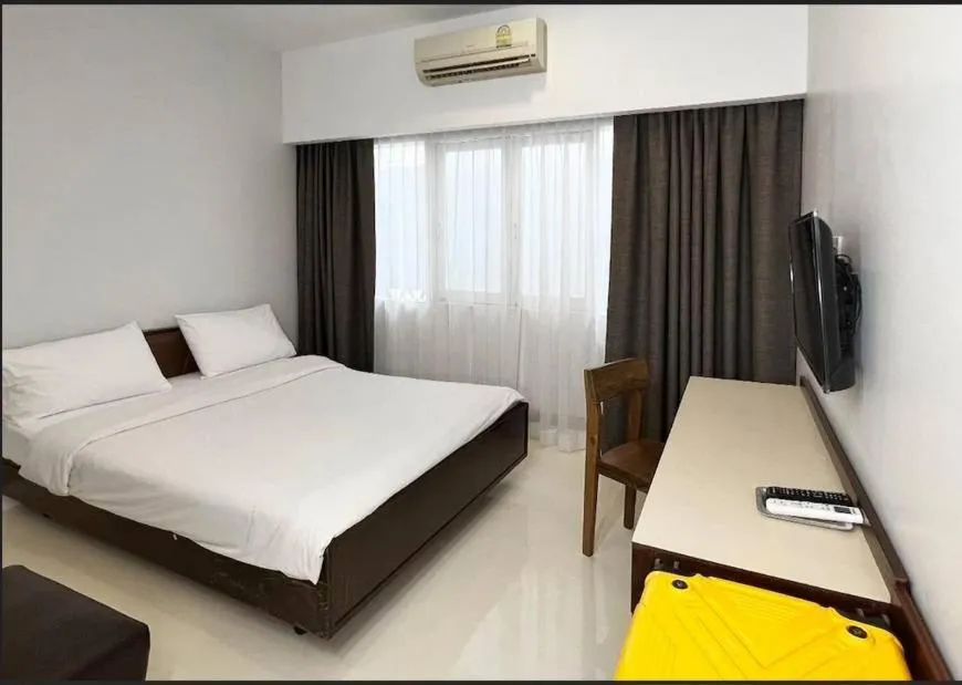 Bed in Niagara Hotel