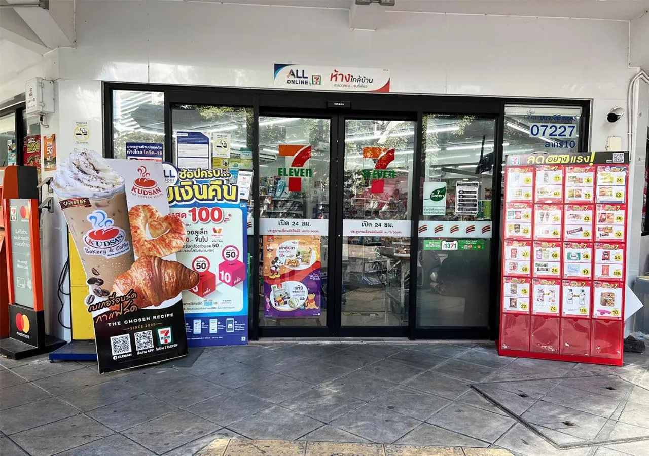 Property building in Niagara Hotel