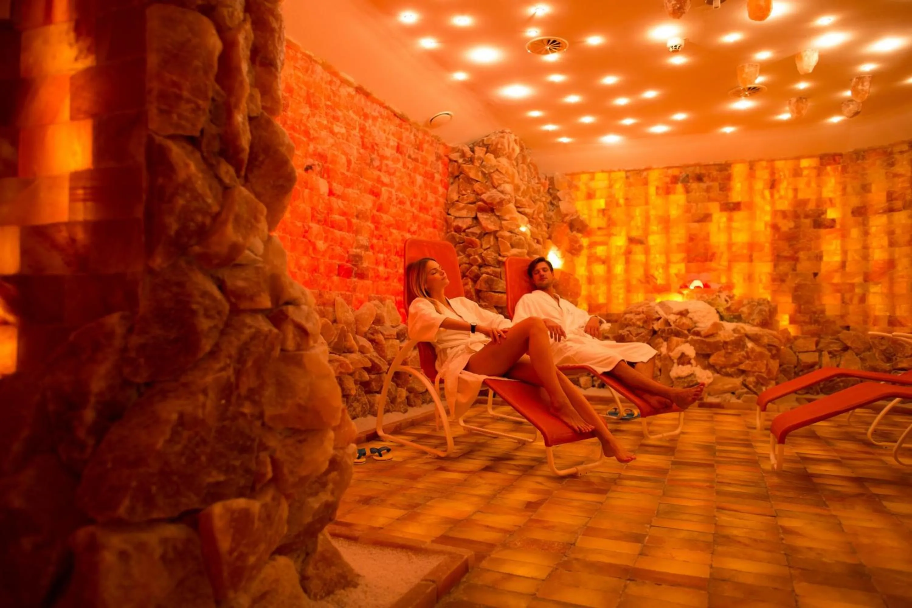 People in Thermalhotel Leitner