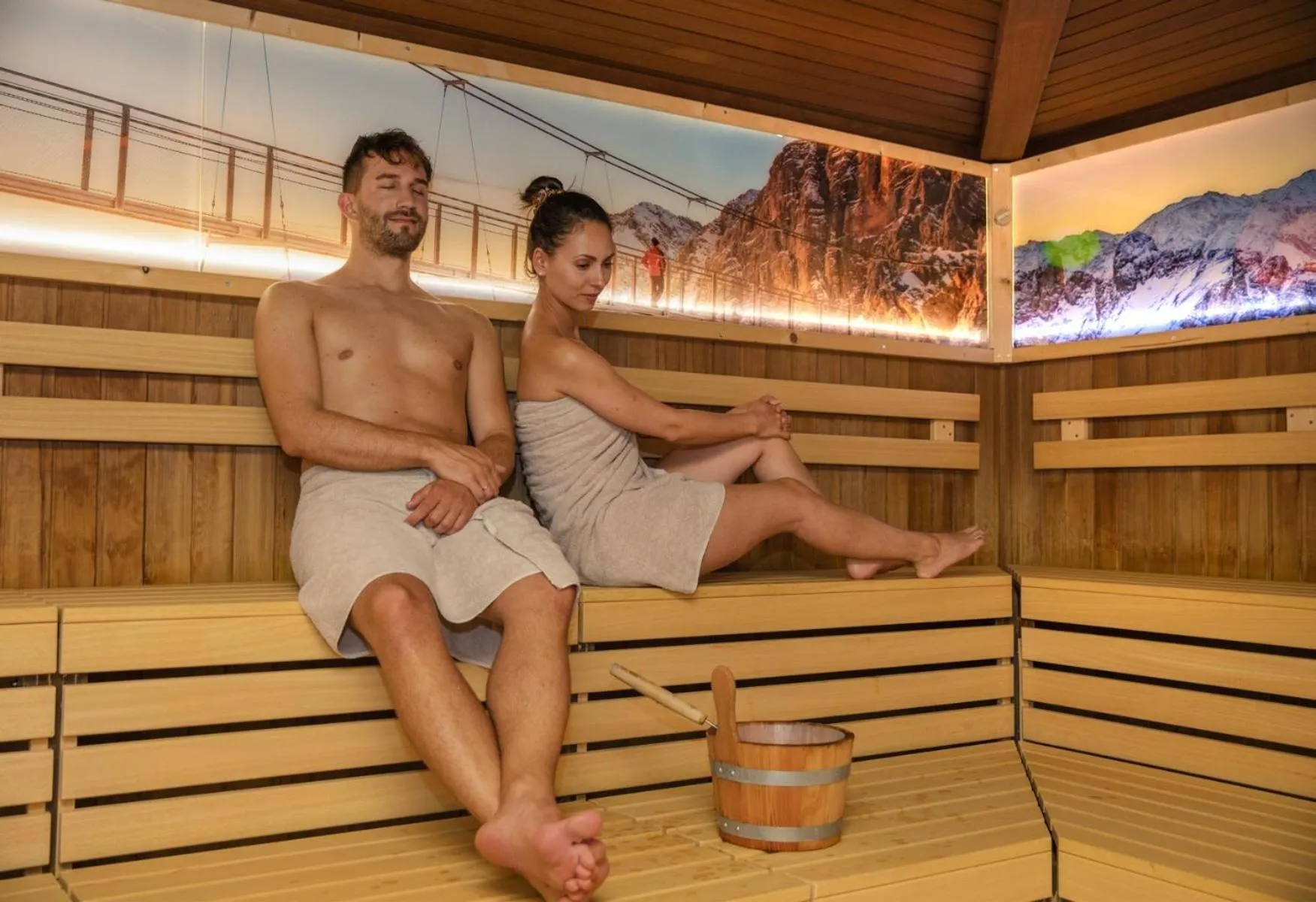 Swimming pool in Thermalhotel Leitner