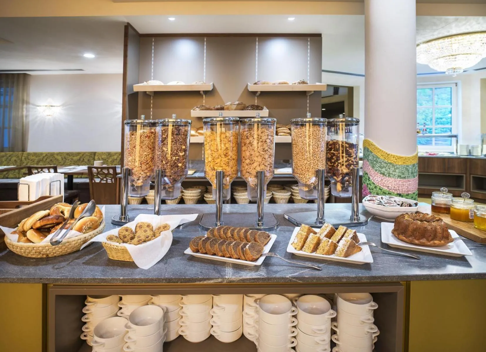 Buffet breakfast in Thermalhotel Leitner