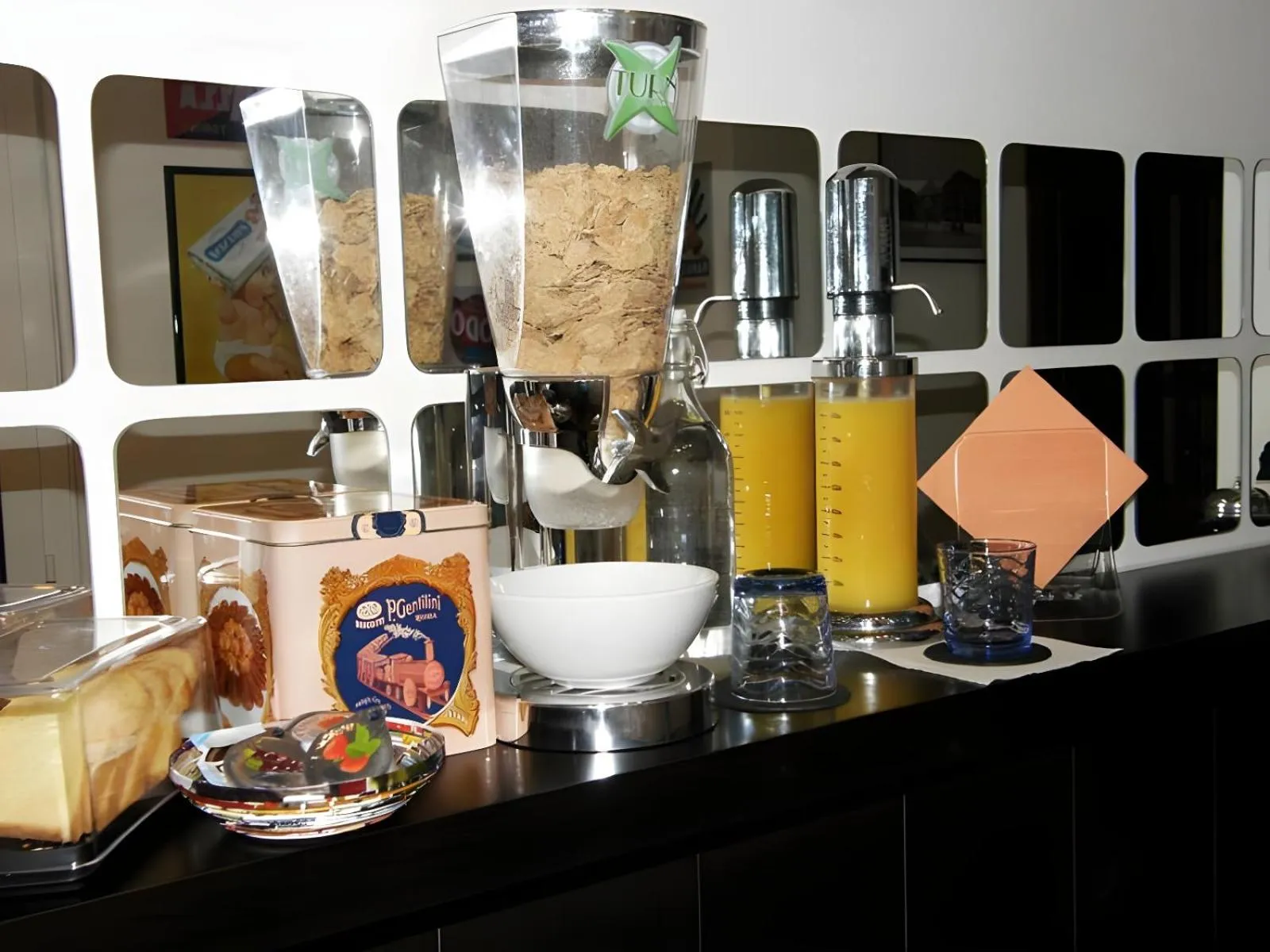 Food and drinks in Breakfast In Bed