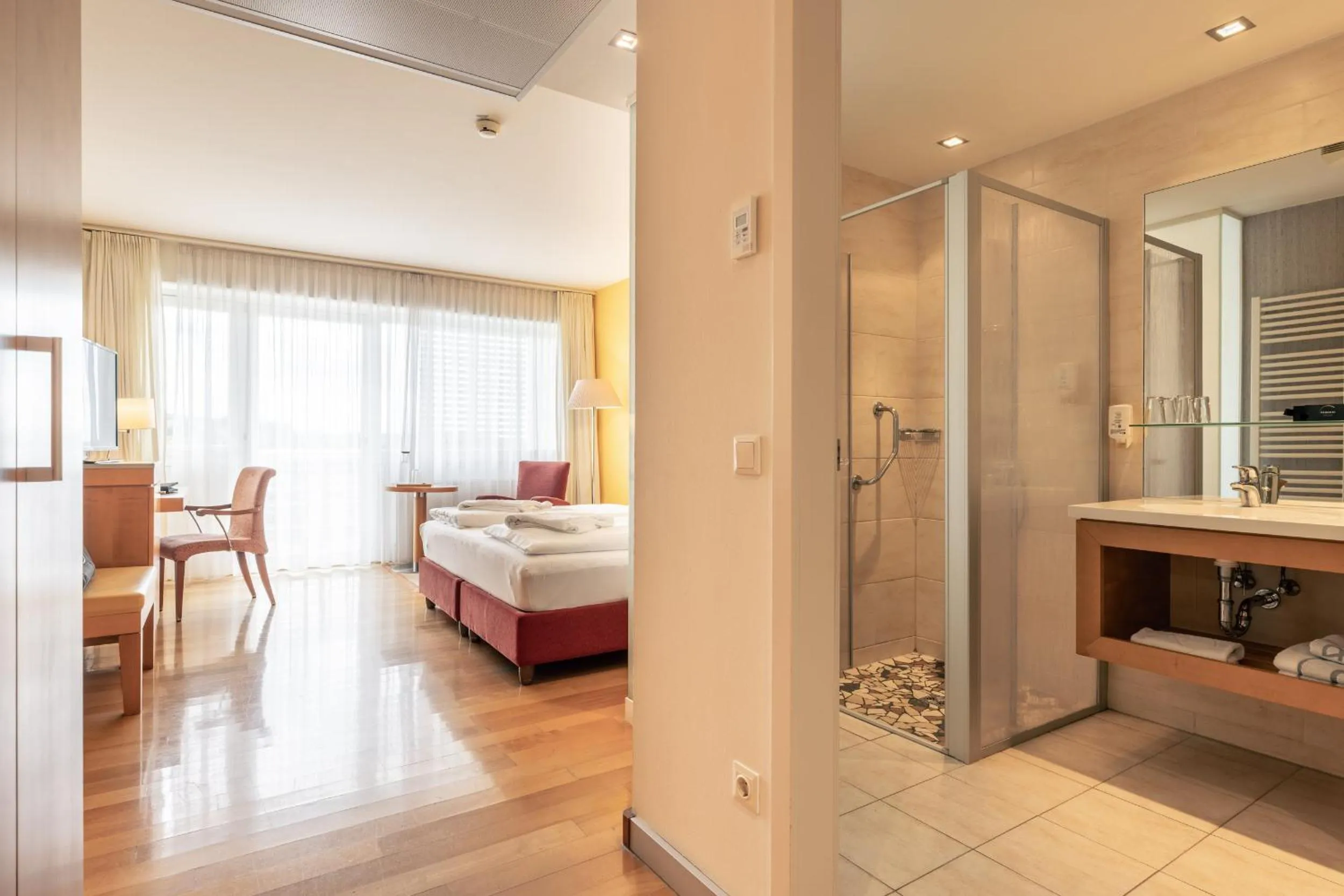 Photo of the whole room, Bed in Reduce Hotel Vital