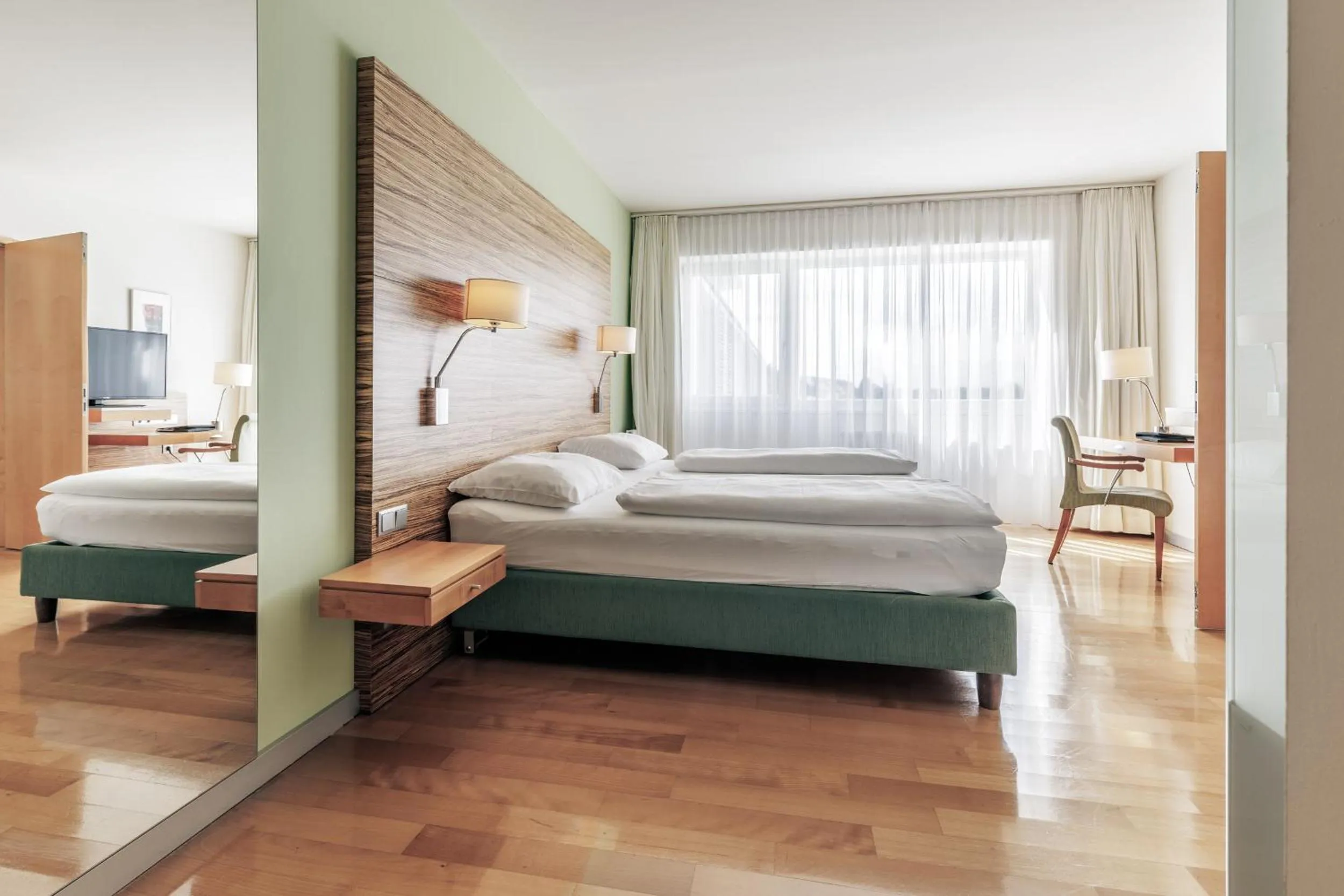 Photo of the whole room, Bed in Reduce Hotel Vital