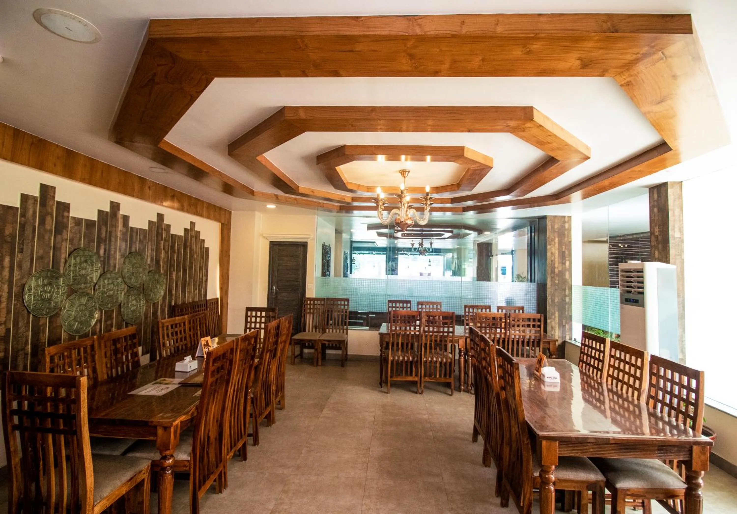 Restaurant/places to eat in Hotel Tapas