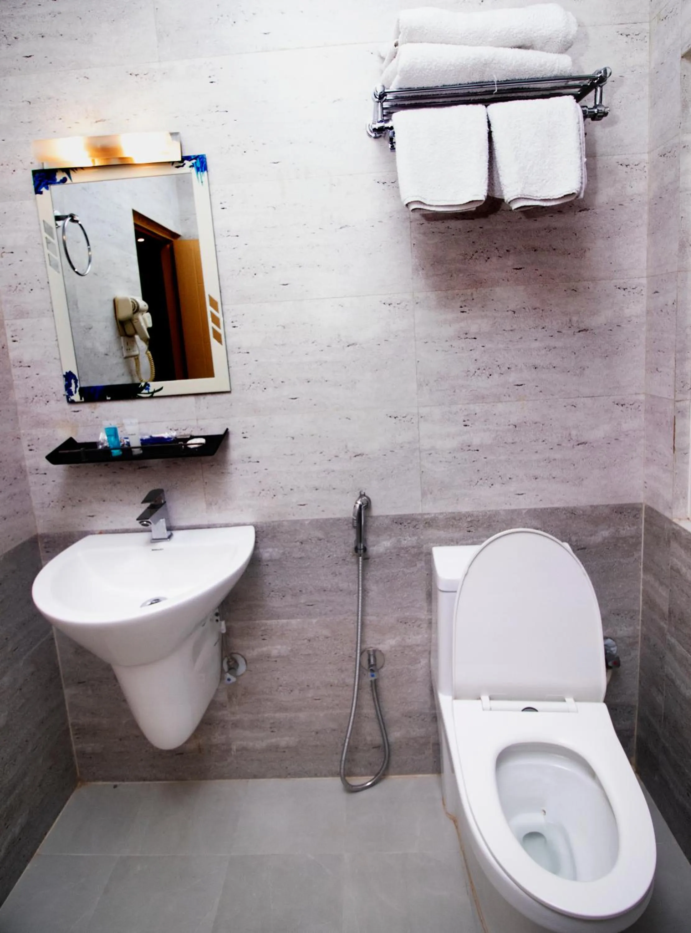 Bathroom in Hotel Tapas