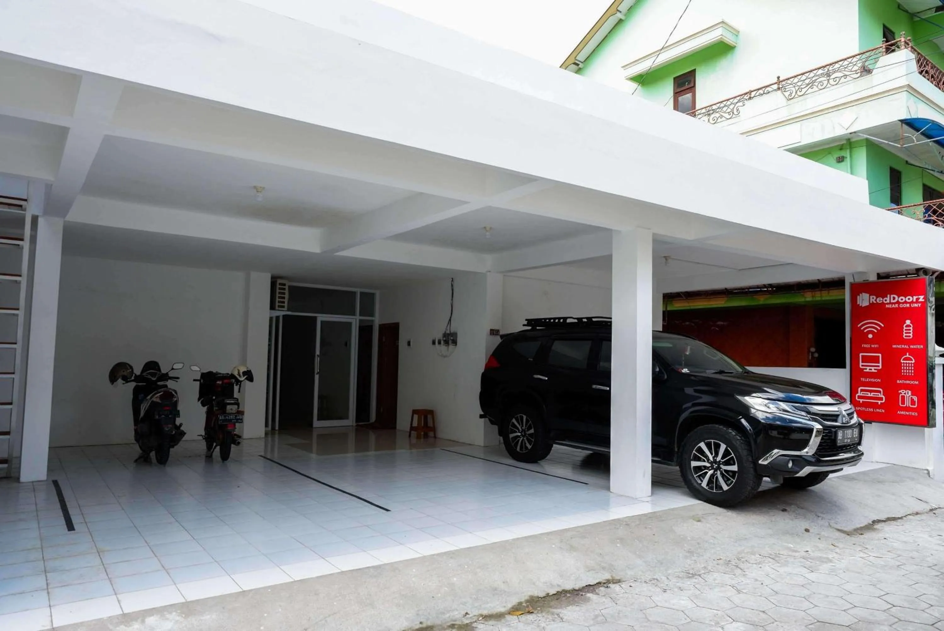 Parking in RedDoorz near GOR UNY