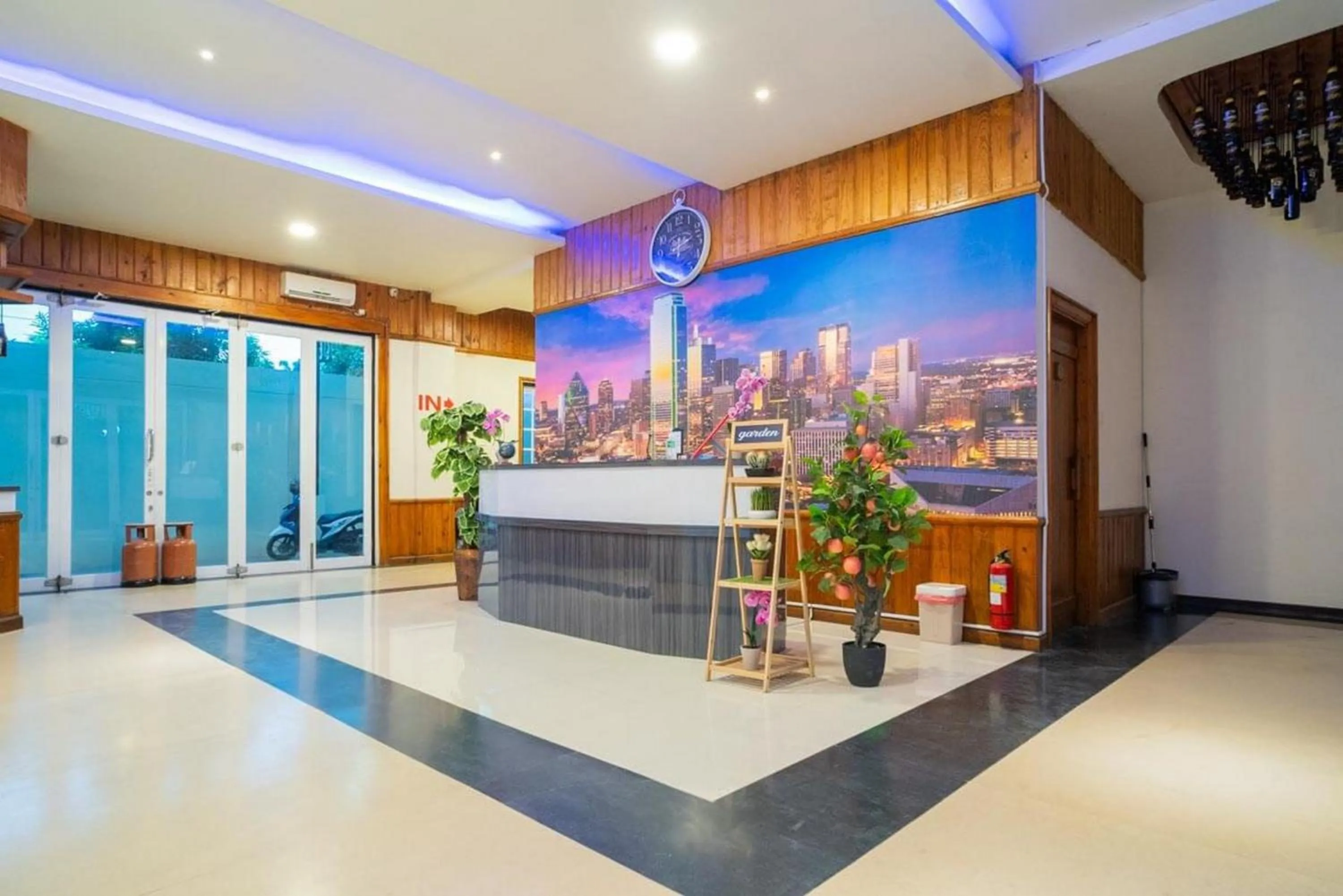 Lobby or reception in RedDoorz Plus @ Pondok Labu