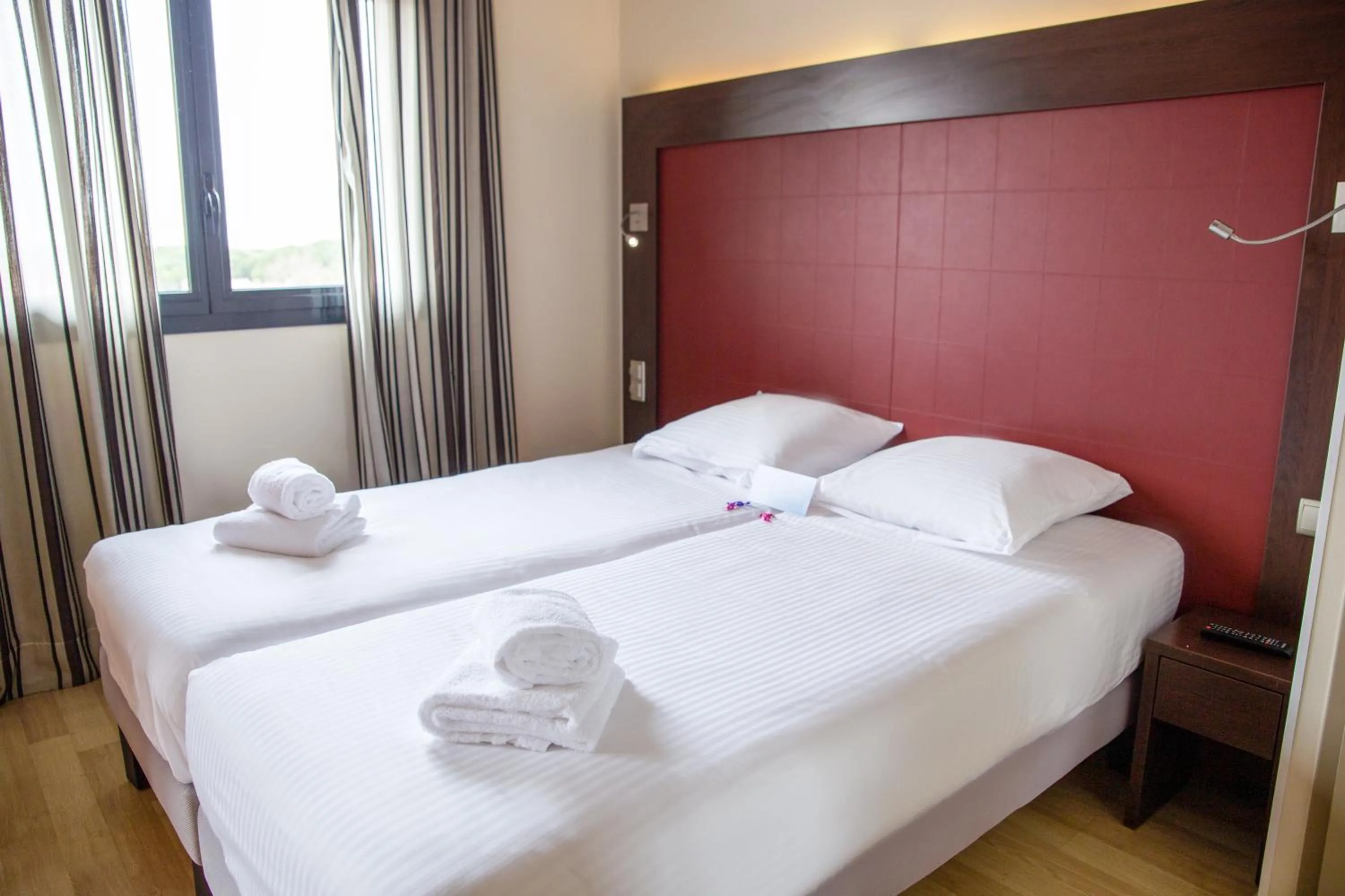 Bed in Clarion Aparthotel Toulouse Blagnac Airport