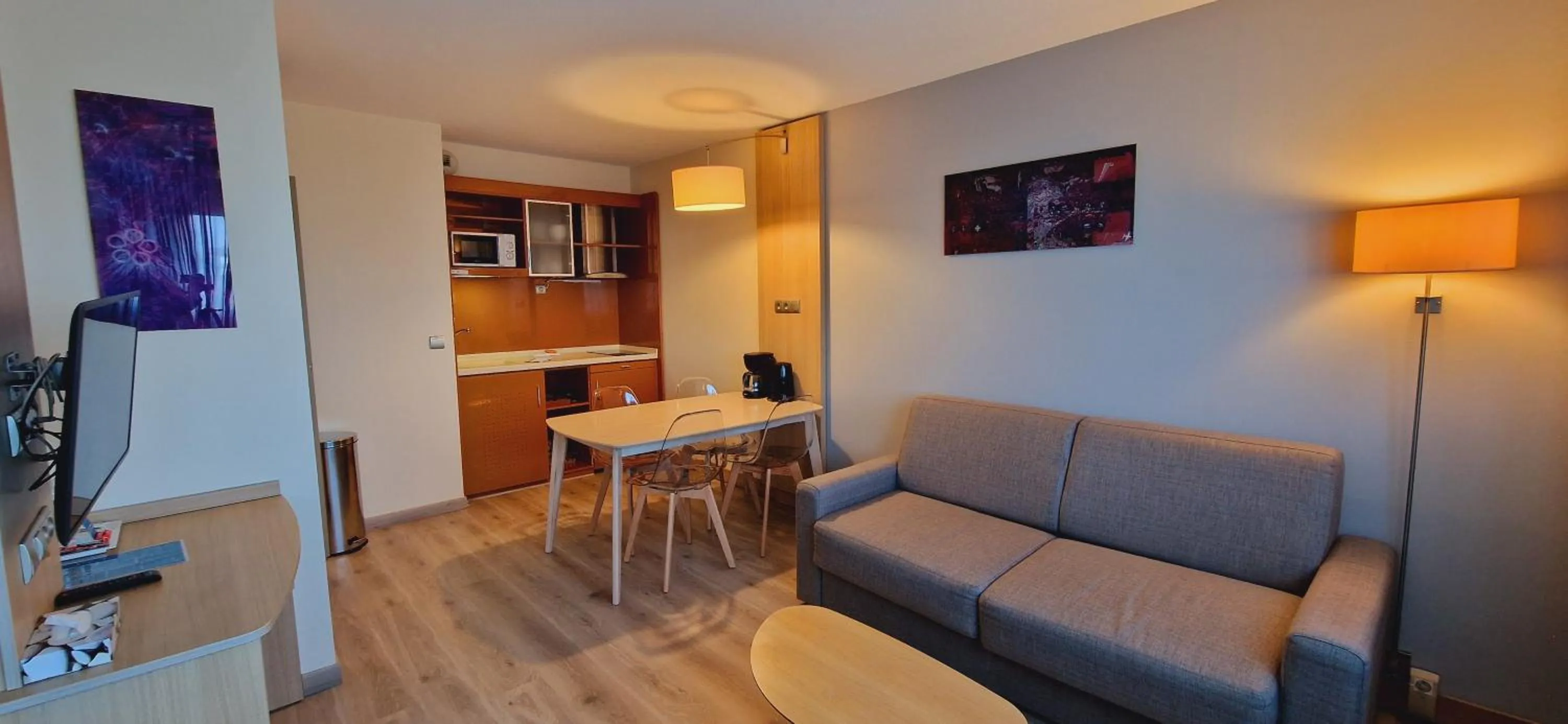 Living room in Clarion Aparthotel Toulouse Blagnac Airport