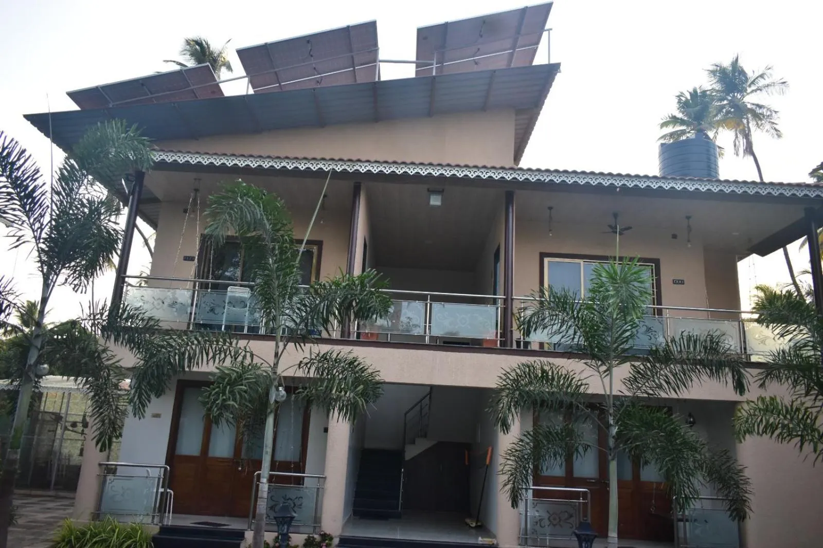 Coastal Bay Inn by Green Apple Stays