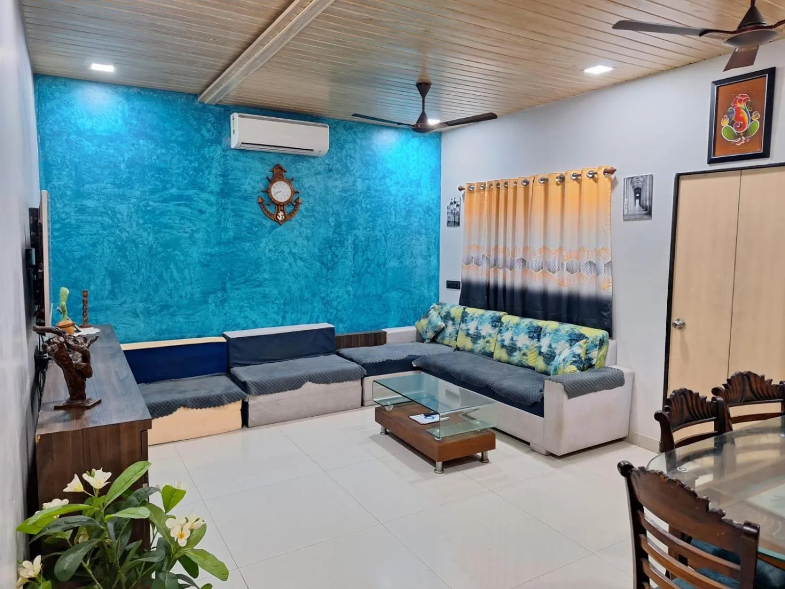 Coastal Bay Inn by Green Apple Stays