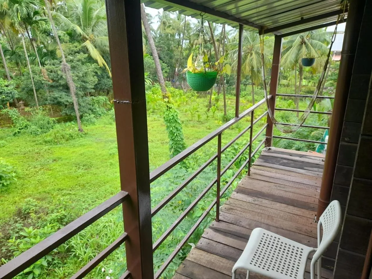 Coastal Bay Inn by Green Apple Stays